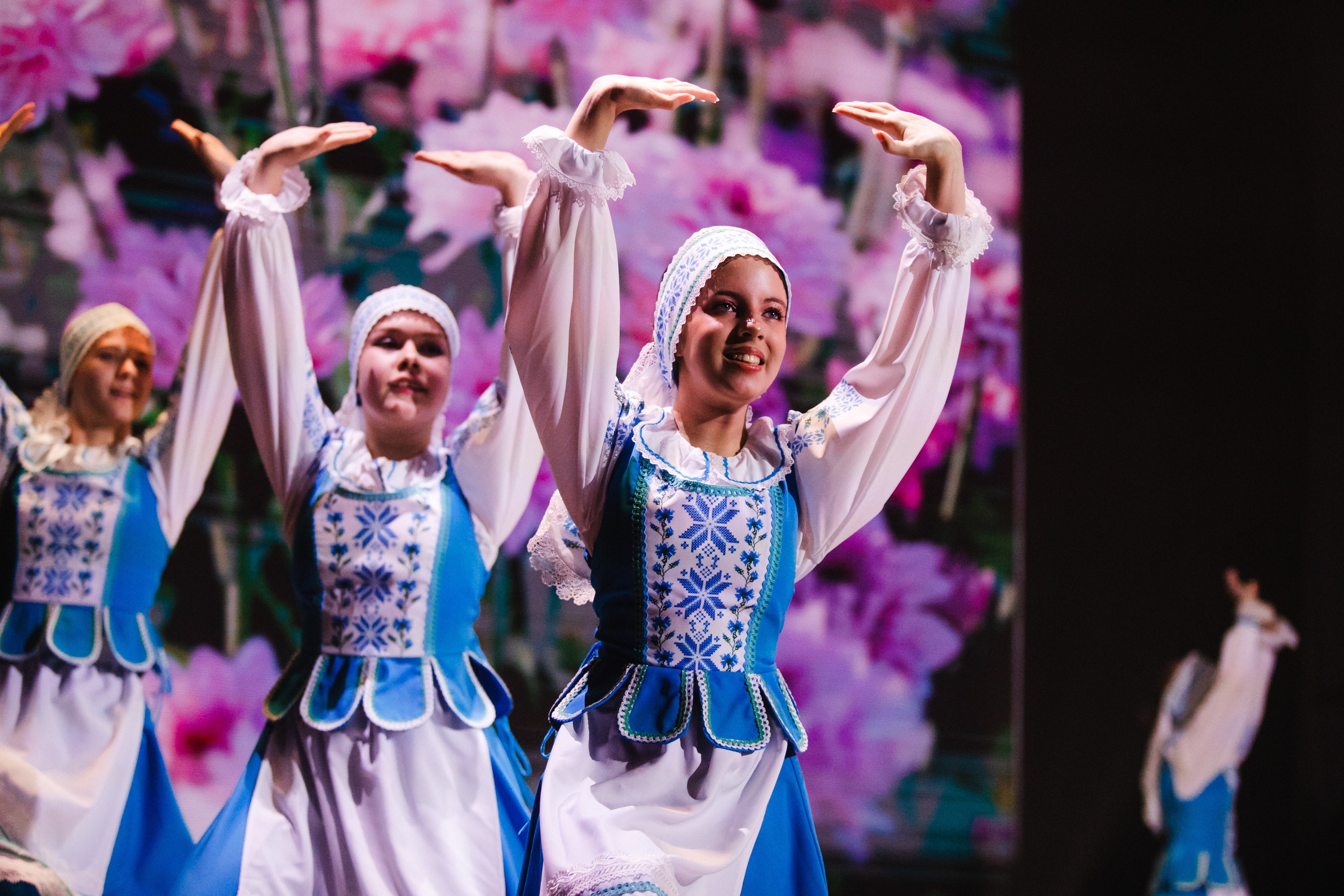Отчетный концерт центра национальных культур 2025. Роман Урумбаев фотограф Нижневартовск
