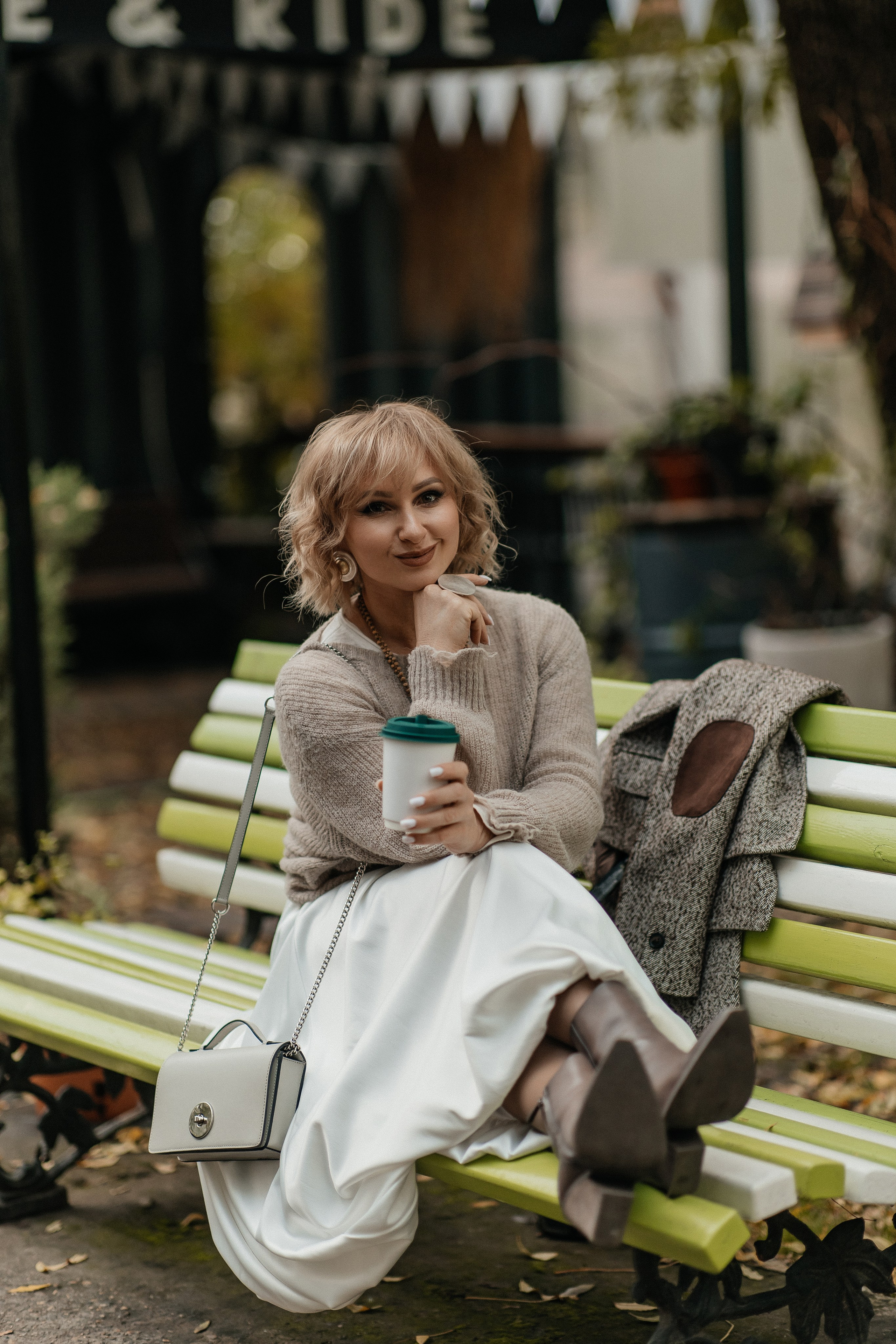 Маша и осень