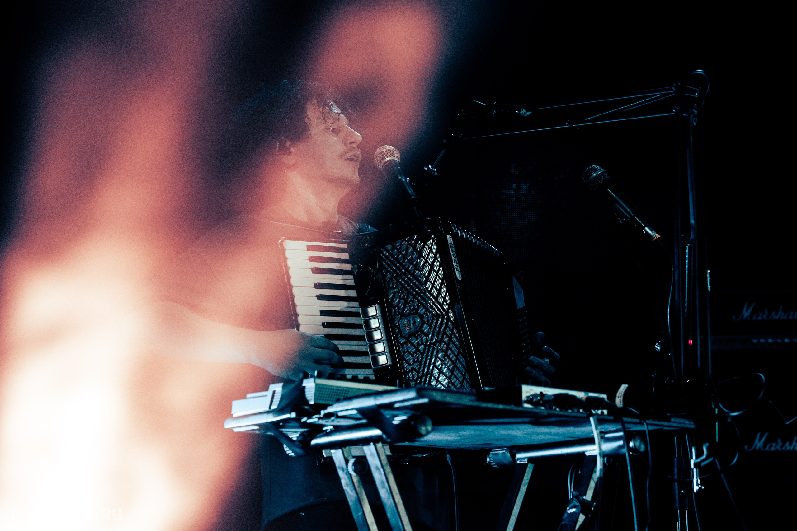 DenDerty концерт в Москве 30.03.2025. Магия музыки в кадре: Концертная Фотография