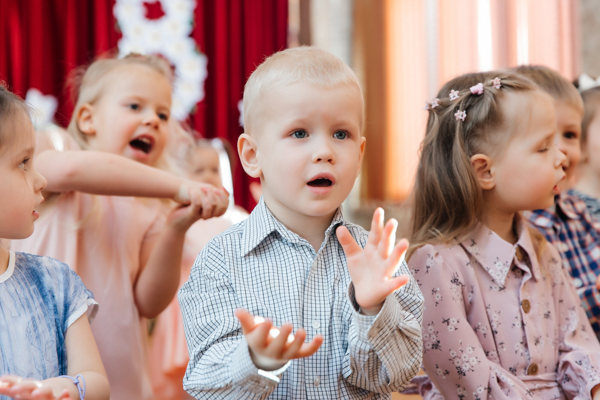 Детский сад № 93 — Утренник (07.03.2023). Свадебный и семейный фотограф Крамар Наталья