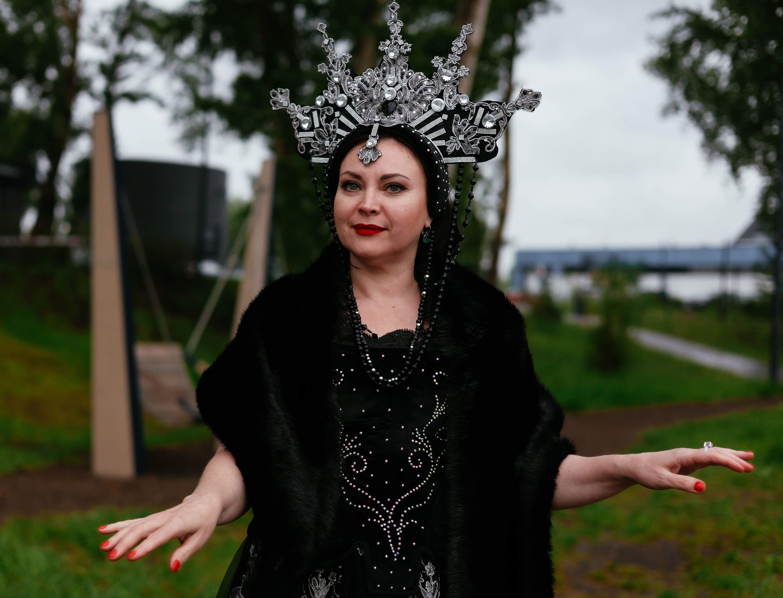 ВСТРЕЧА ЗАКАТА «ТЫ КОРОЛЕВА». Фотограф Красноярск съемки лавстори, фотосессия в студии, портретная съемка, творческие фотосессии