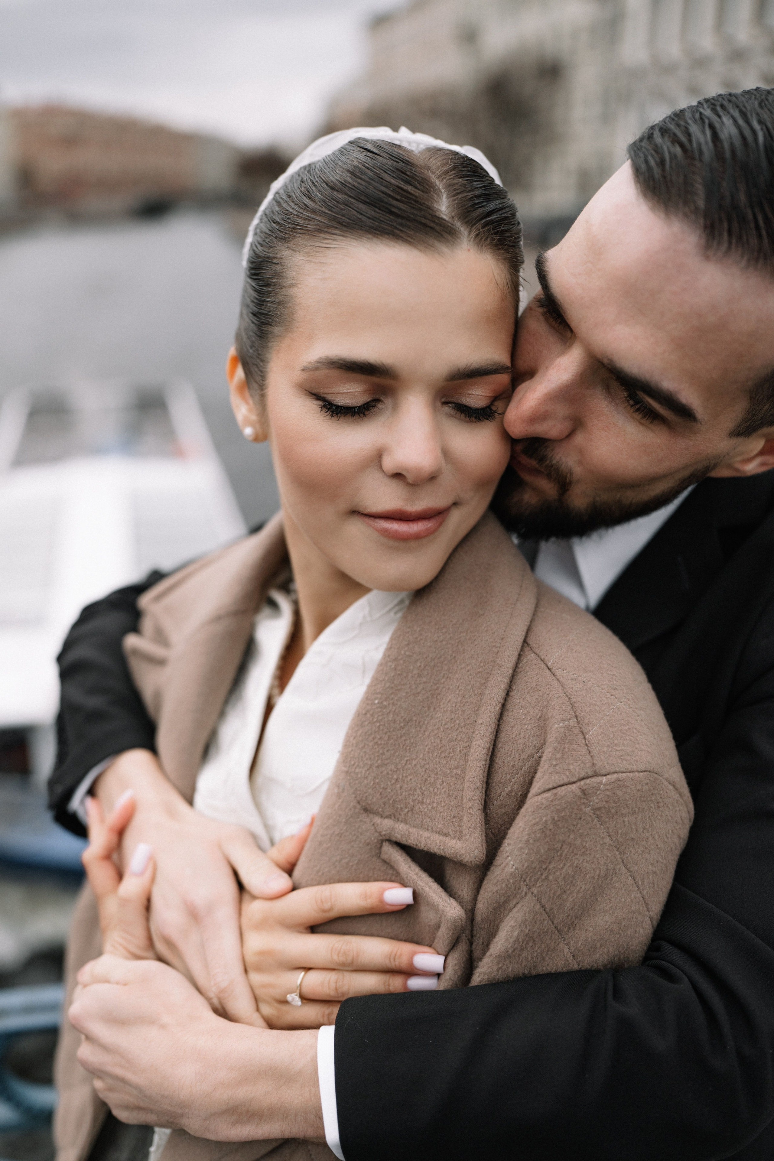 Свадебная фотосессия в Апреле в Петербурге. Свадебный фотограф Александр Невский в Санкт-Петербурге