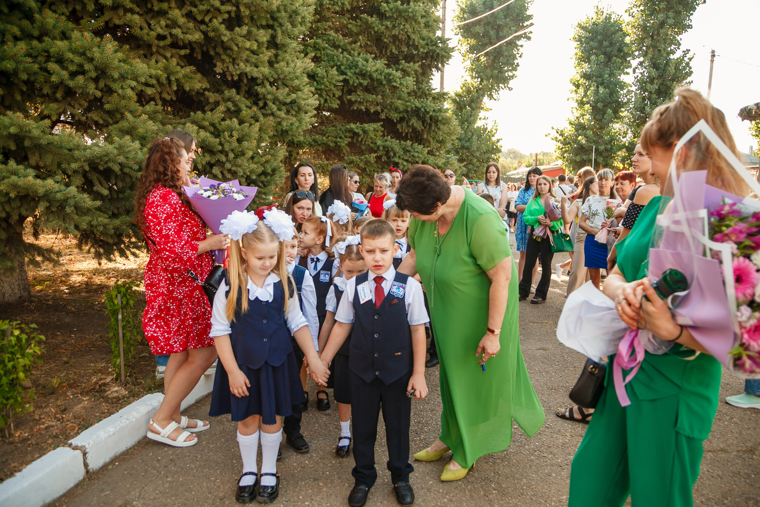 1 сентября линейка. Свадебный и семейный фотограф в Армавире