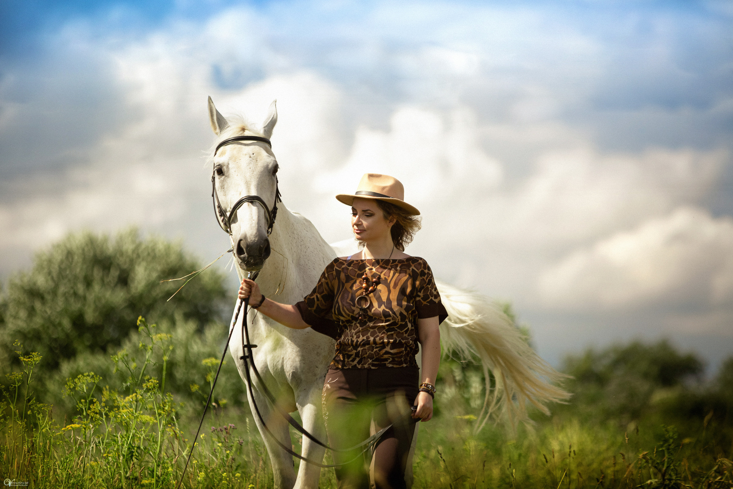 В поле с иван-чаем. Фотограф женский и мужской портрет Санкт-Петербург