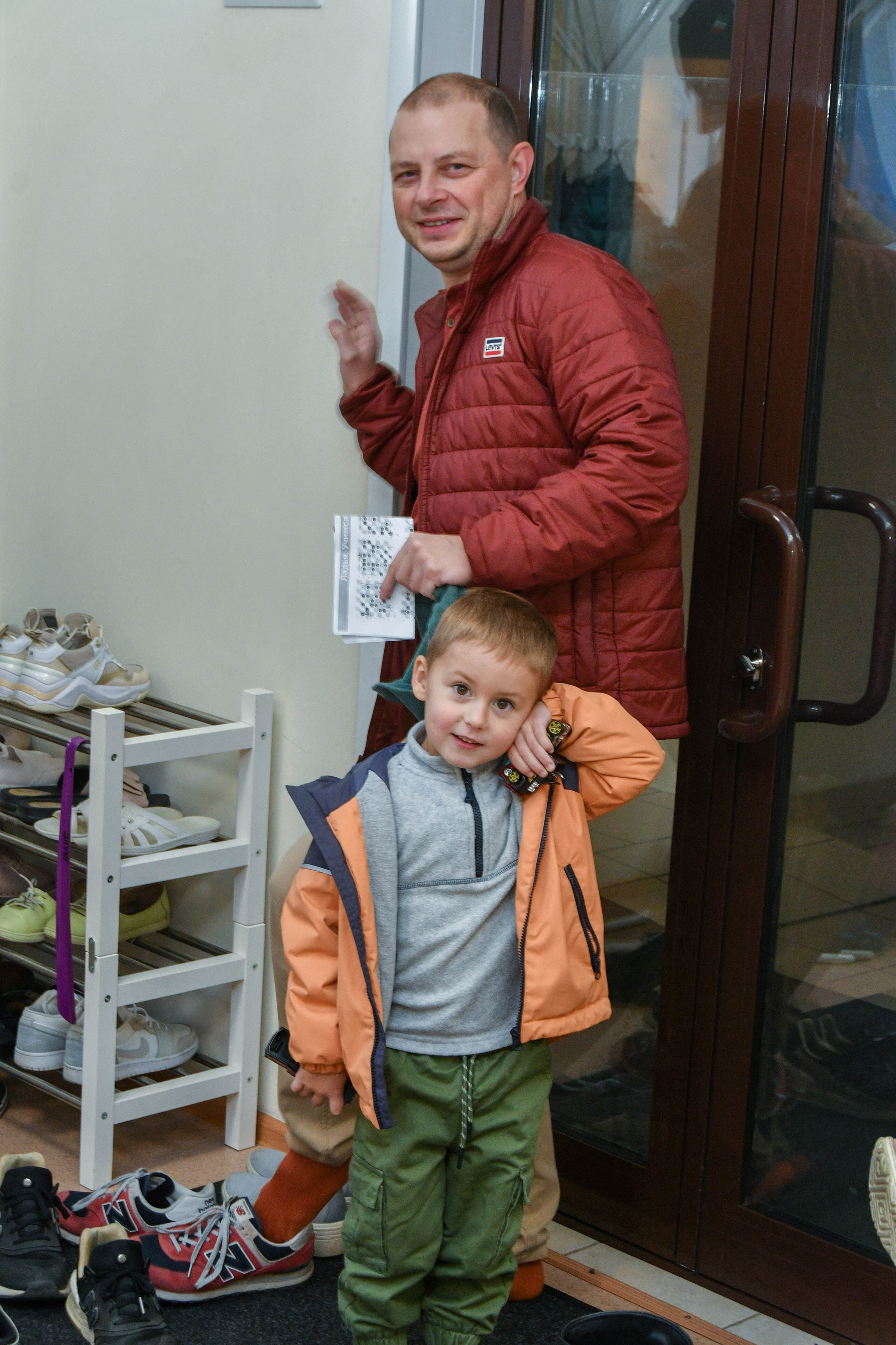 2023 г. День дошкольного работника и прогулка. Репортажный и детский фотограф в Новосибирске