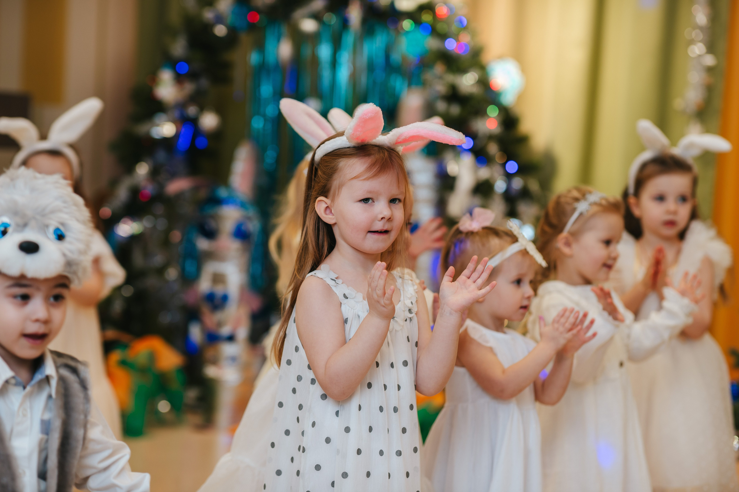 Новогодний утренник в младшей группе. Семейный lifestyle фотограф в Санкт-Петербурге Людмила Пахомова