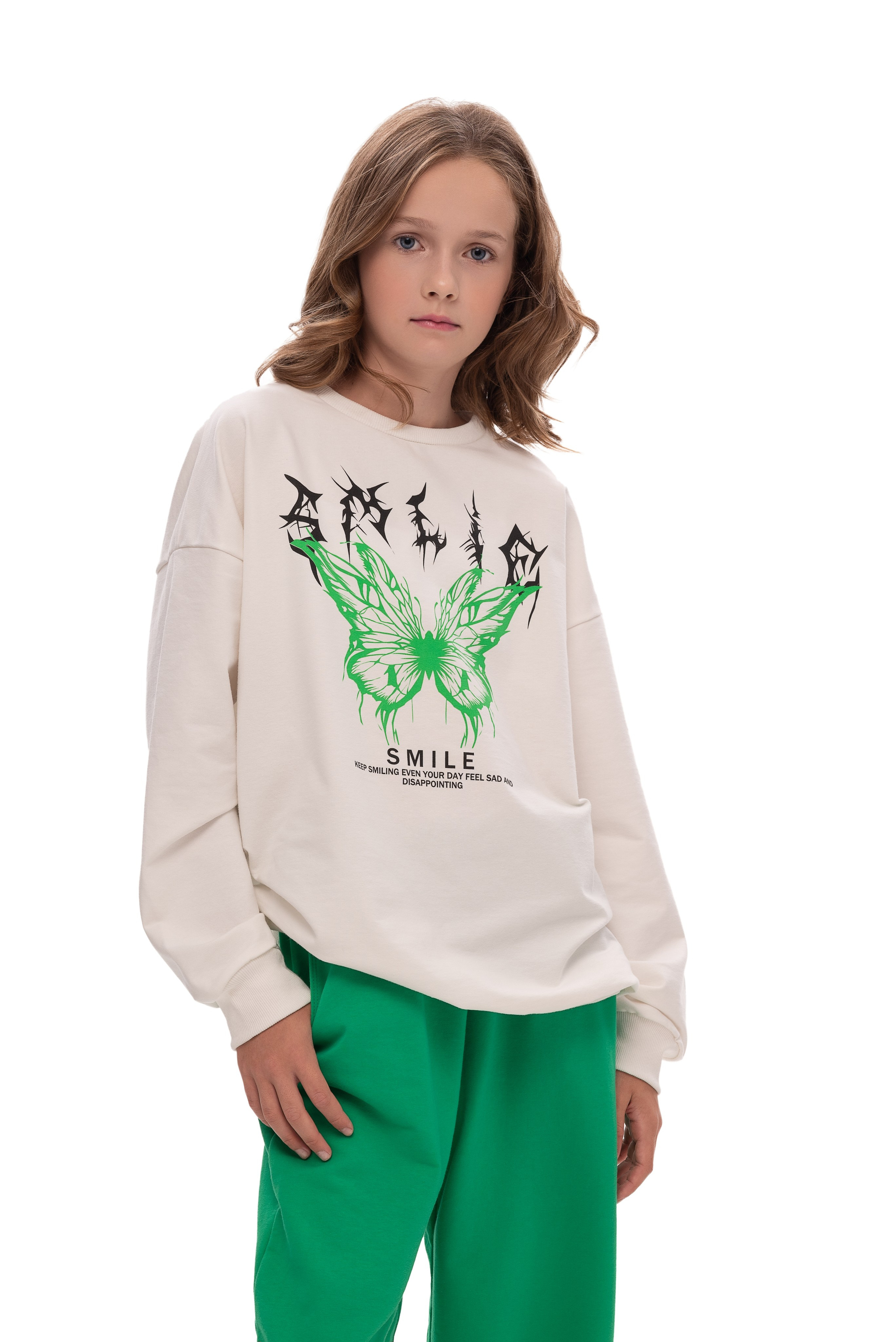 Рекламная фотосессия на белом фоне