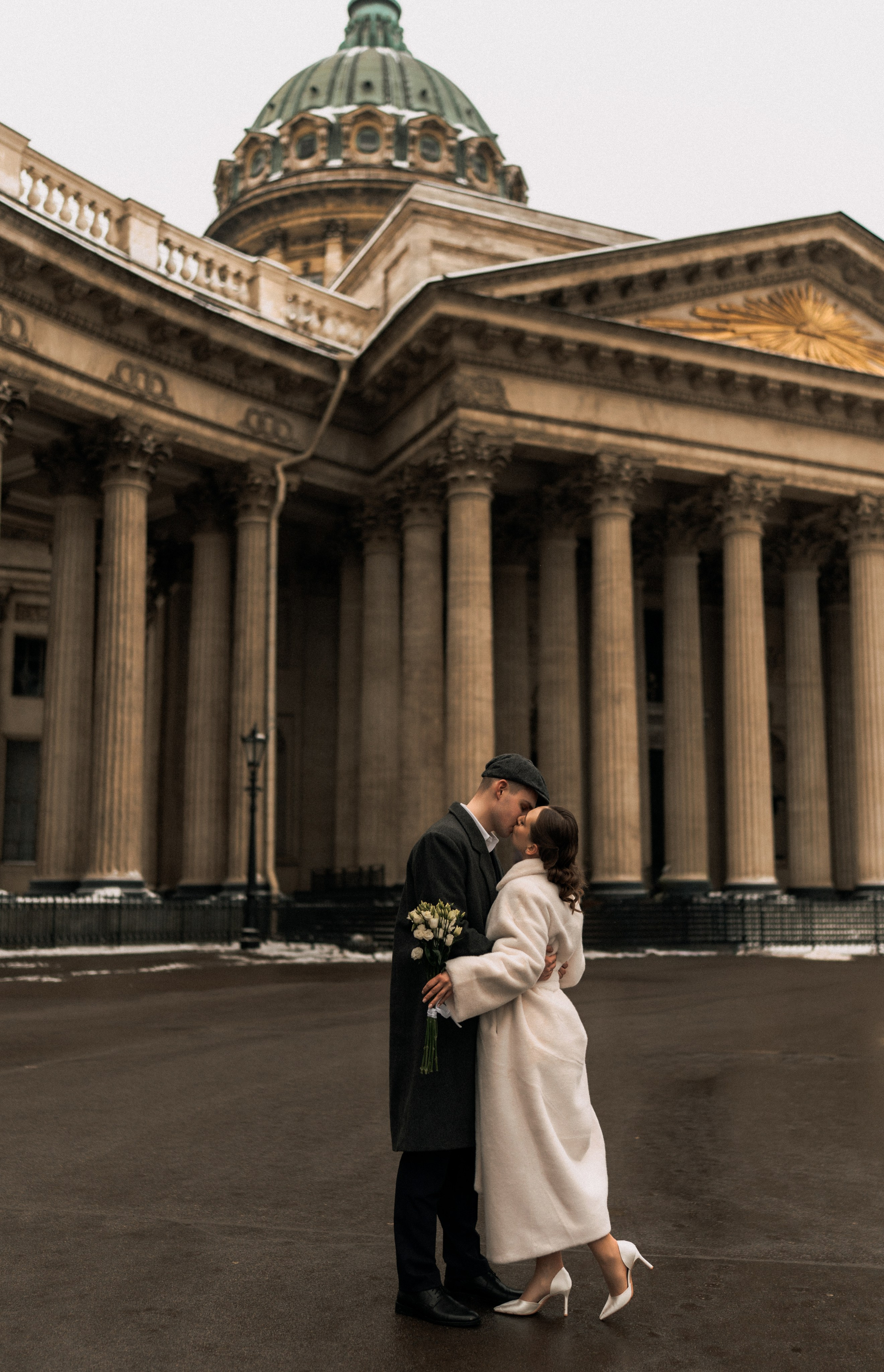 Свадебная фотосессия в Санкт-Петербурге. Федосова Елизавета - свадебный фотограф СПб. Фотосессия Казанский собор.