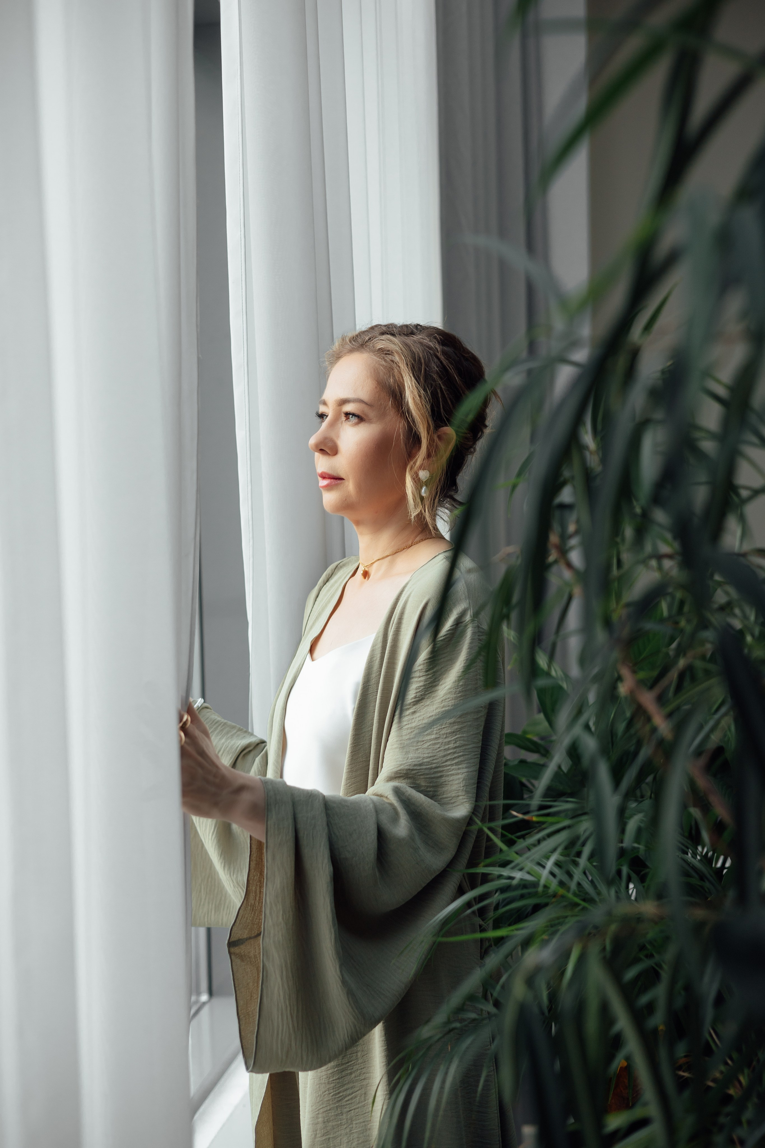 Юлия и Данила. «Пять граней силы». Семейная фотосессия мама и взрослый сын. Психолог, фотограф Мария Черницкая