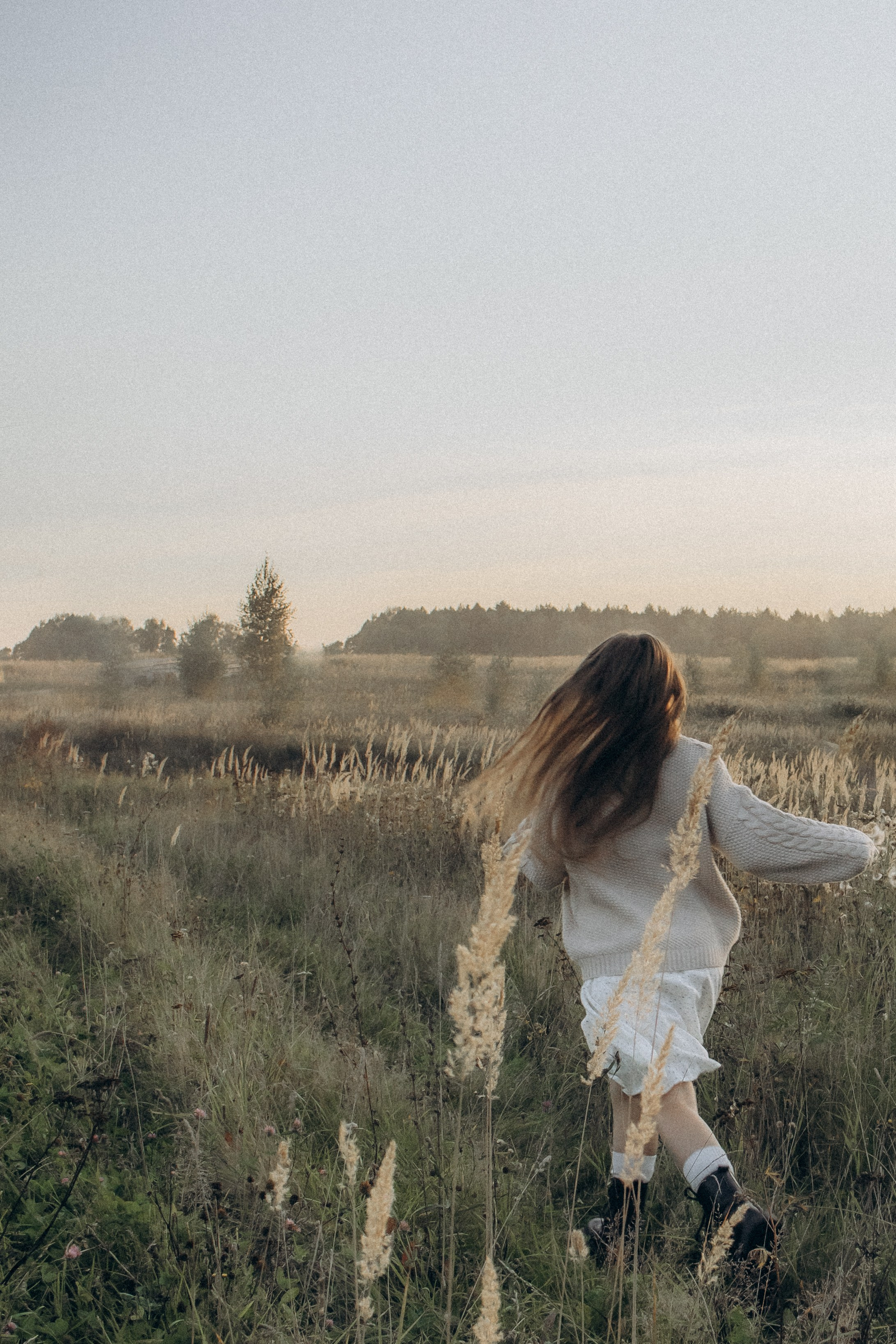 Юля. Осенняя фотосессия в поле. Юлия Левада Семейный и женский фотограф