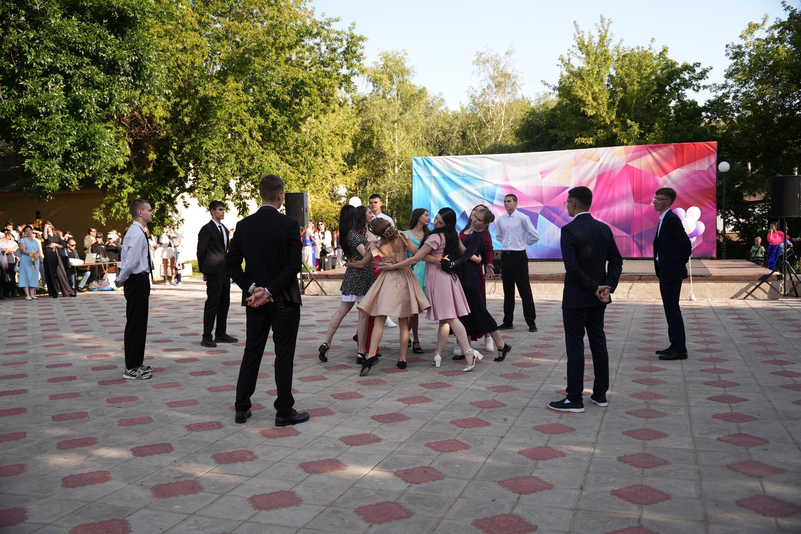 Выпускной в парке. Ольга Плаксина фотограф в Саратове