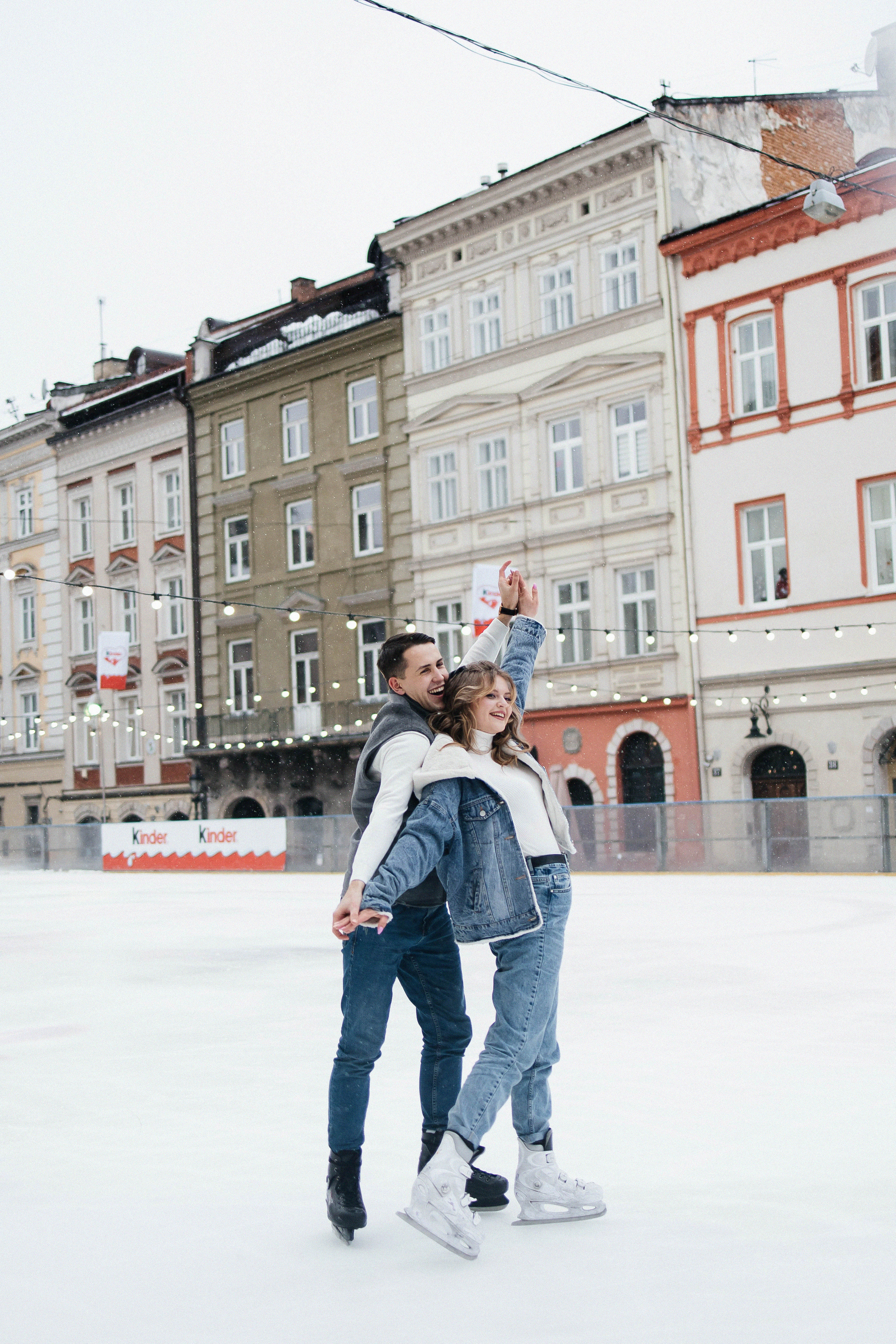 На катке во Львове. Свадебный и портретный фотограф Минск Евсович Инна
