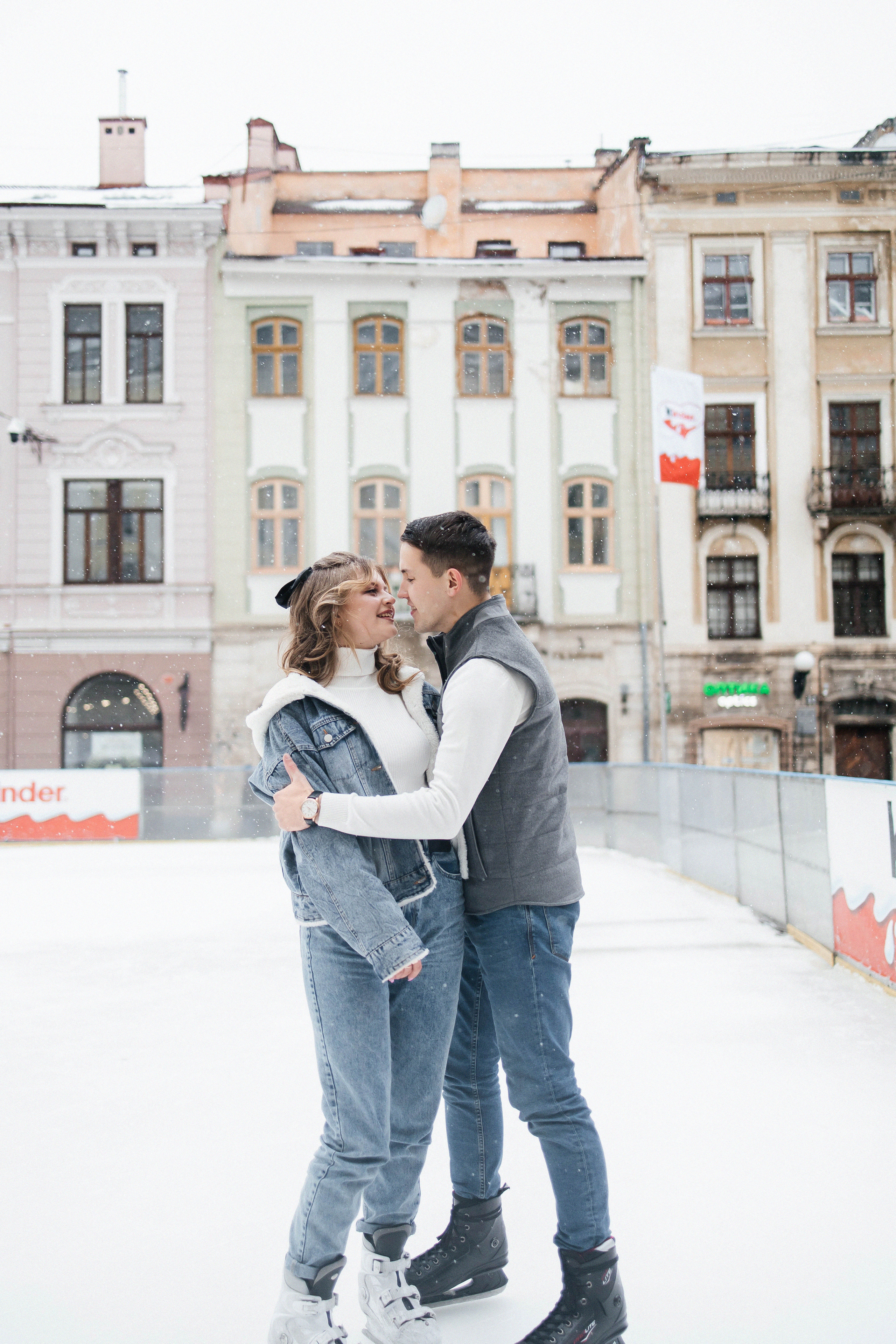 На катке во Львове. Свадебный и портретный фотограф Минск Евсович Инна