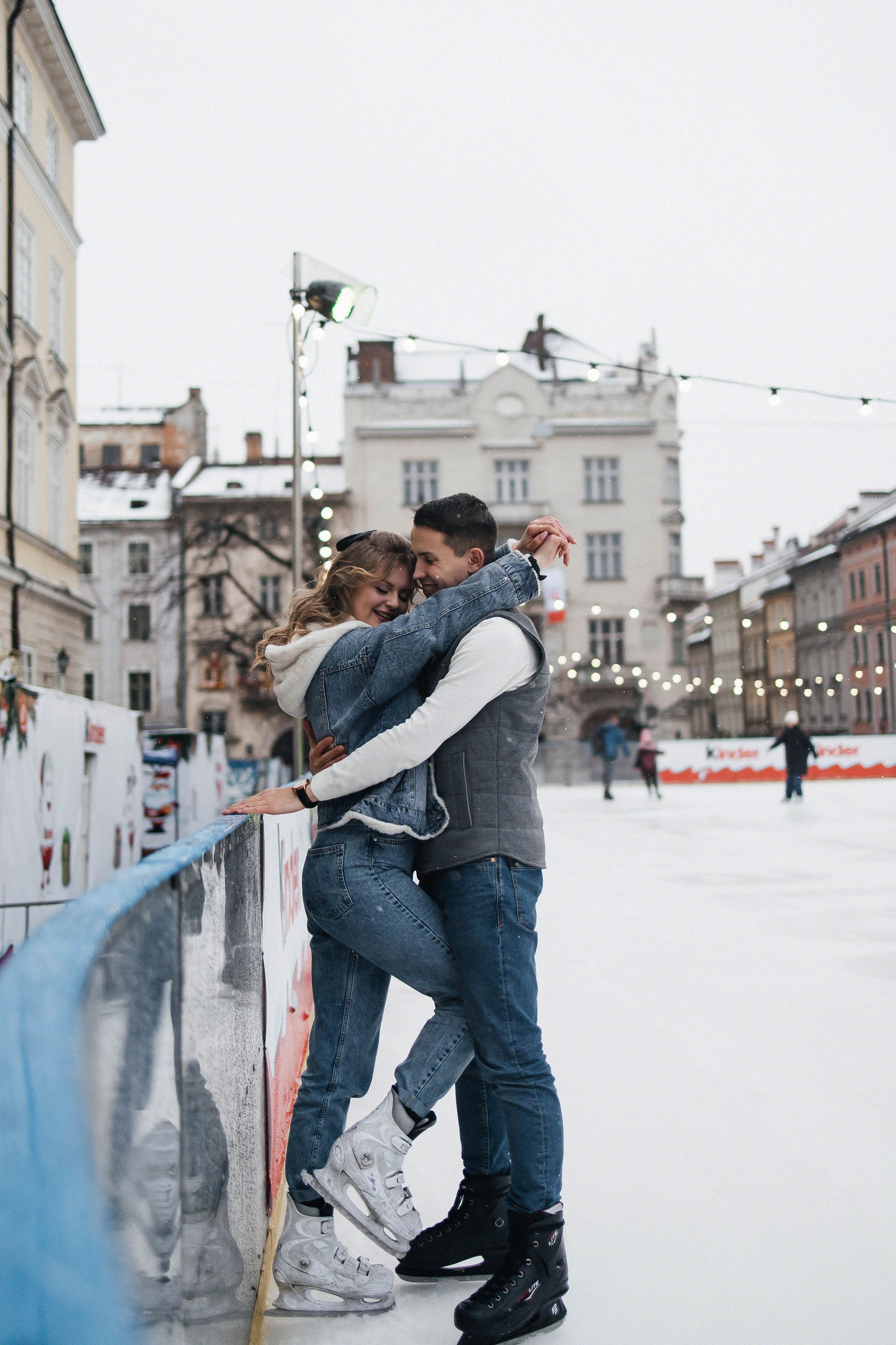 На катке во Львове. Свадебный и портретный фотограф Минск Евсович Инна