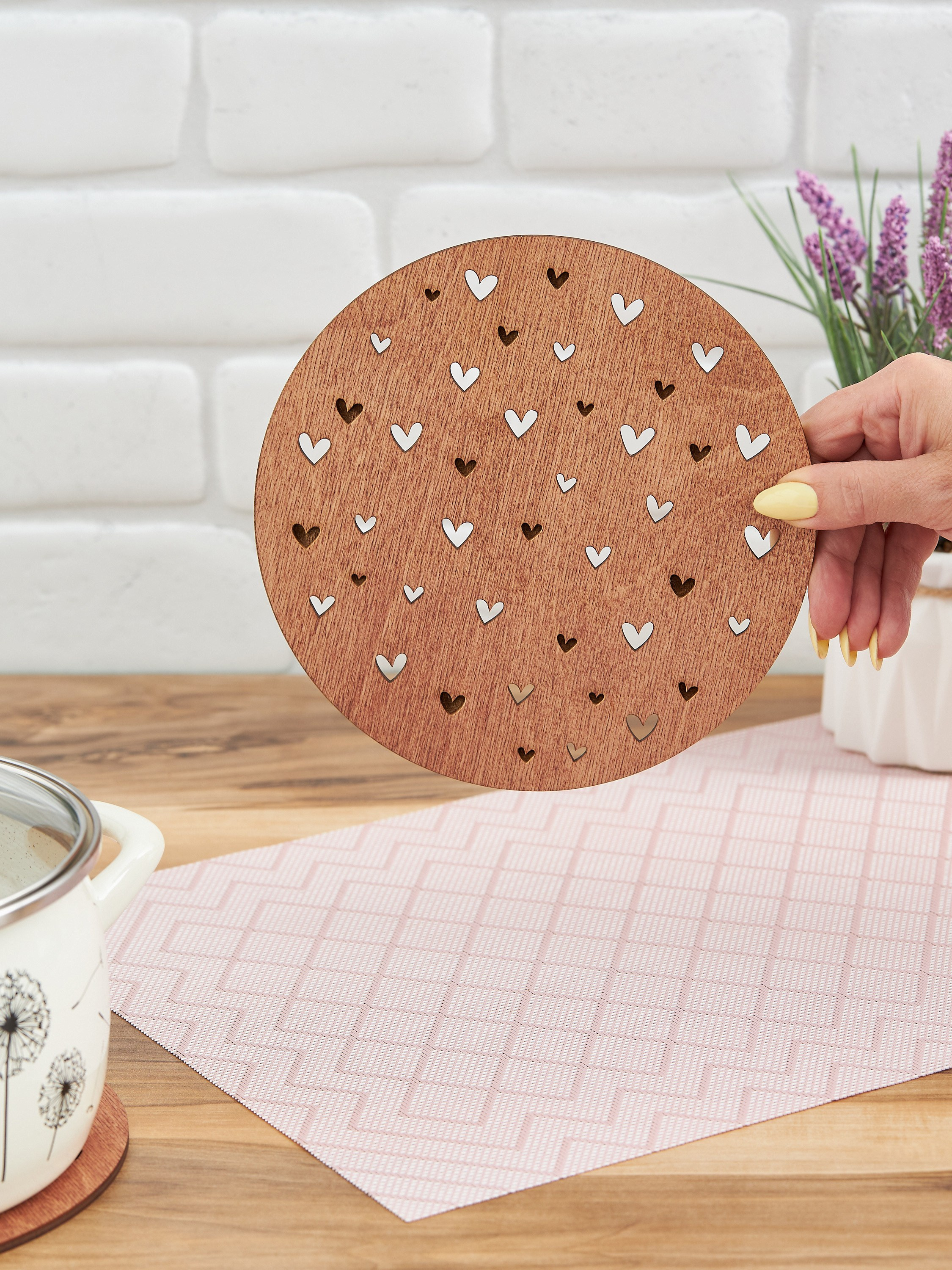 Фотосъемка деревянных подставок под горячее для маркетплейсов. Алексей Темнов — фотограф в Пятигорске