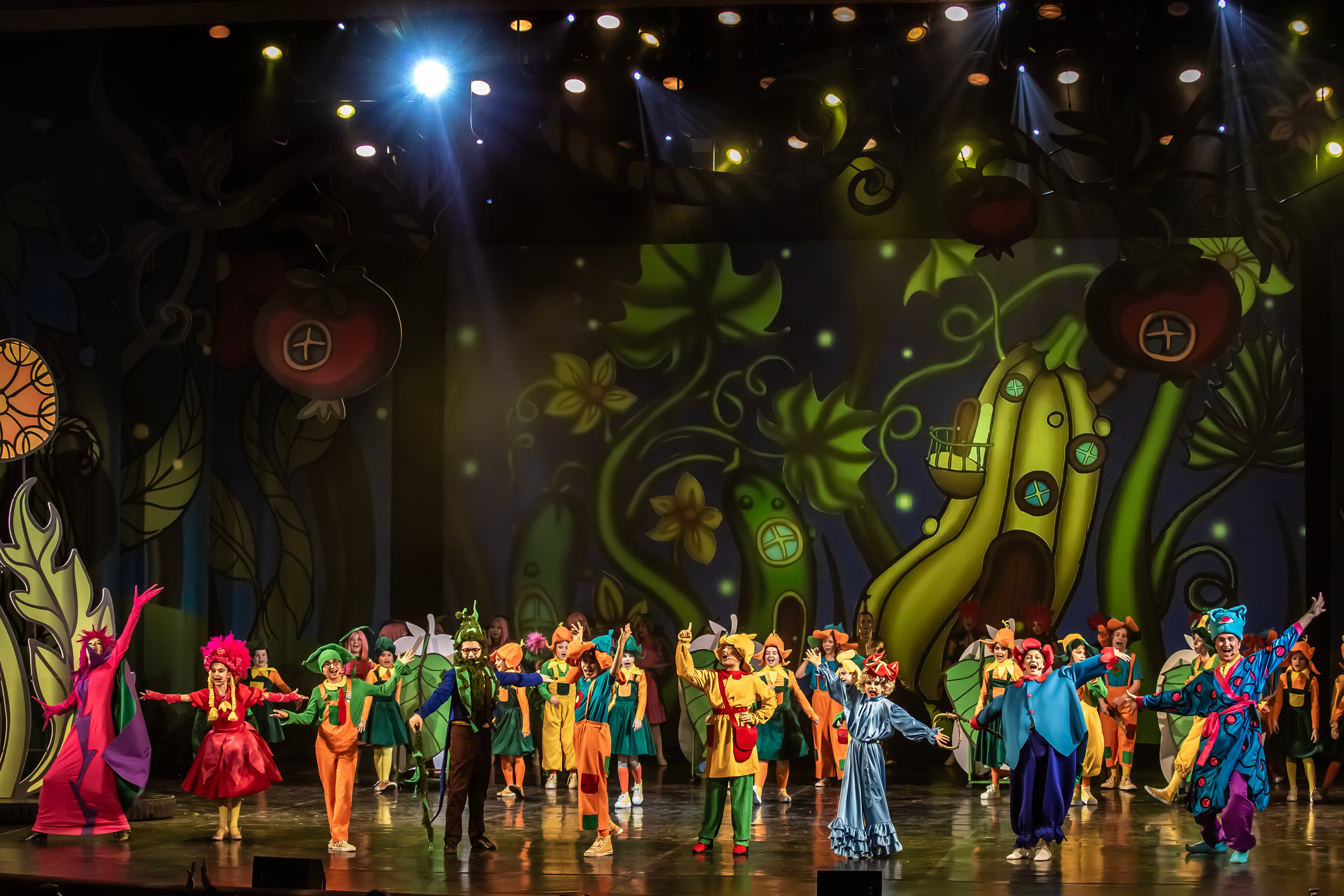 Мюзикл «Незнайка в царстве малюток» премьера Сочи солнышки и Сочи Соло. Фотограф в Сочи Юрий Шептаев