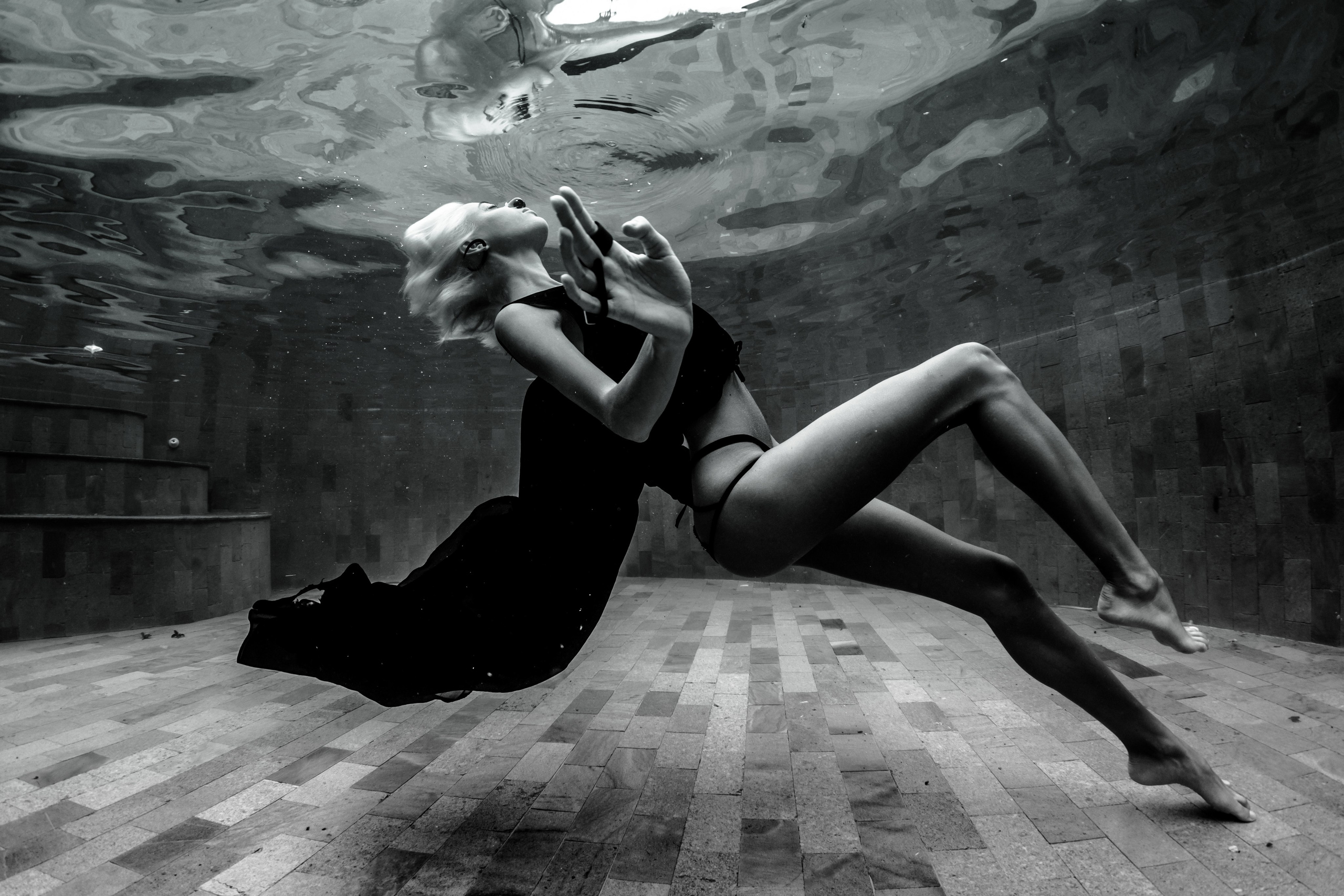 Фотосесии в Бассейне 18+. Лайфстайл Фотограф и Профессиональный Водный Фотограф в Москве