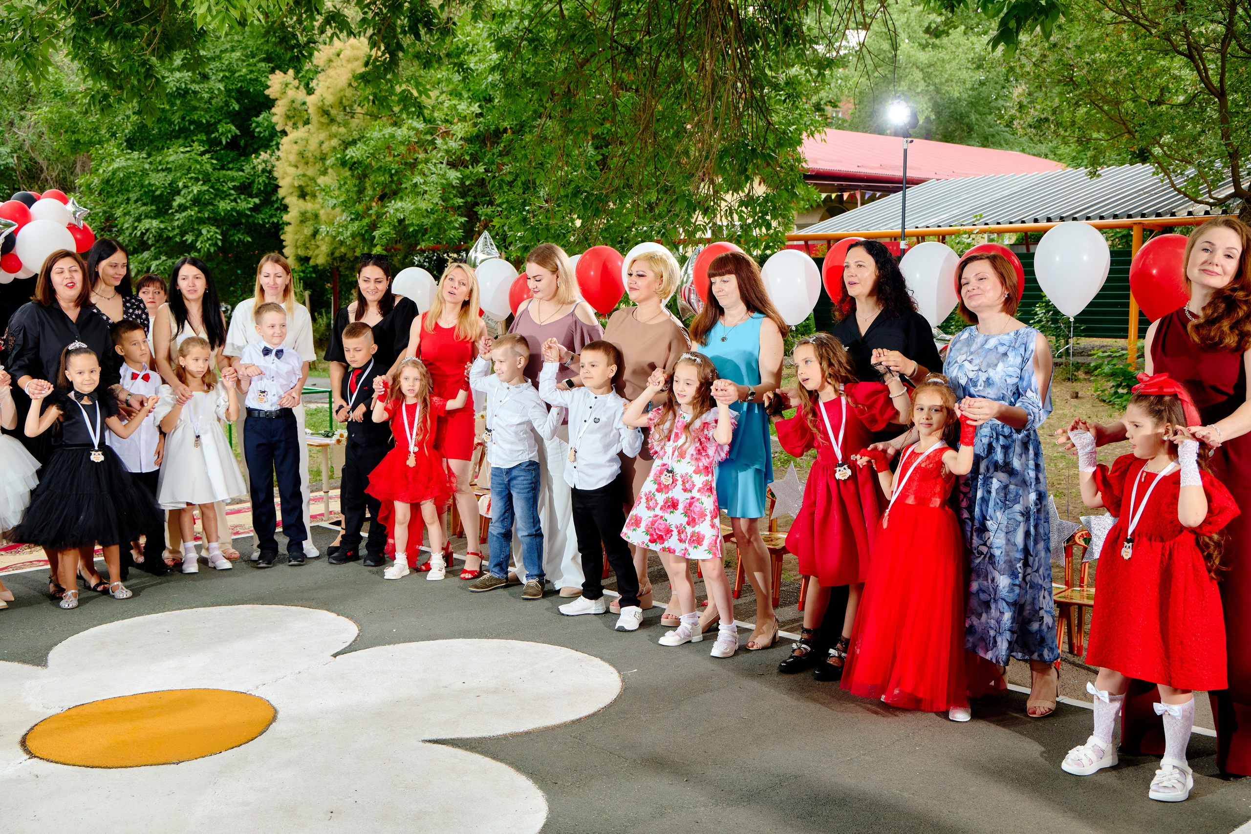 Выпускной 45 сад. Фотограф Выпускные альбомы Таганрог Сергей Коробченко