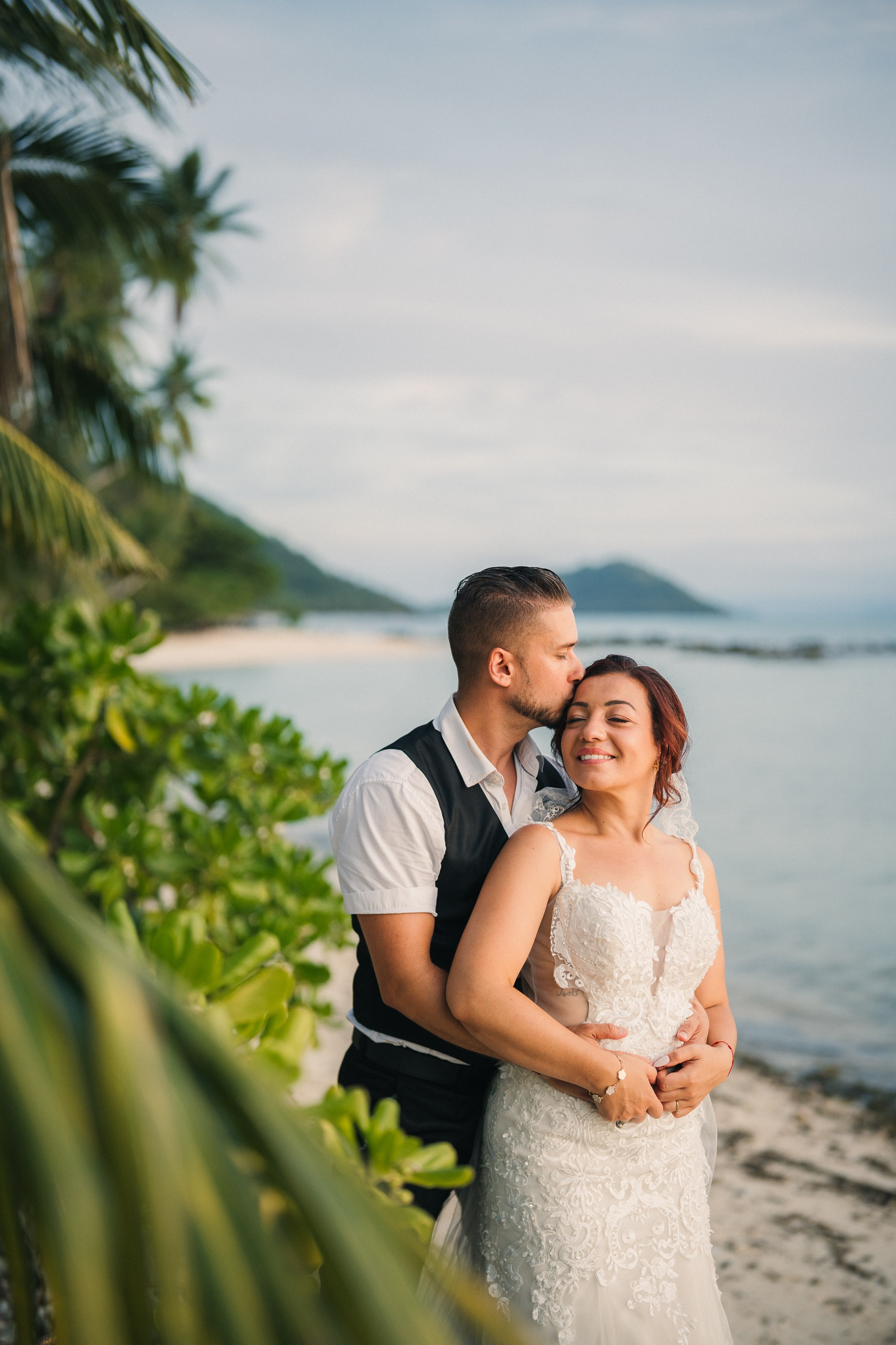 Escape Wedding with Kids on Koh Samui Beach, Thailand