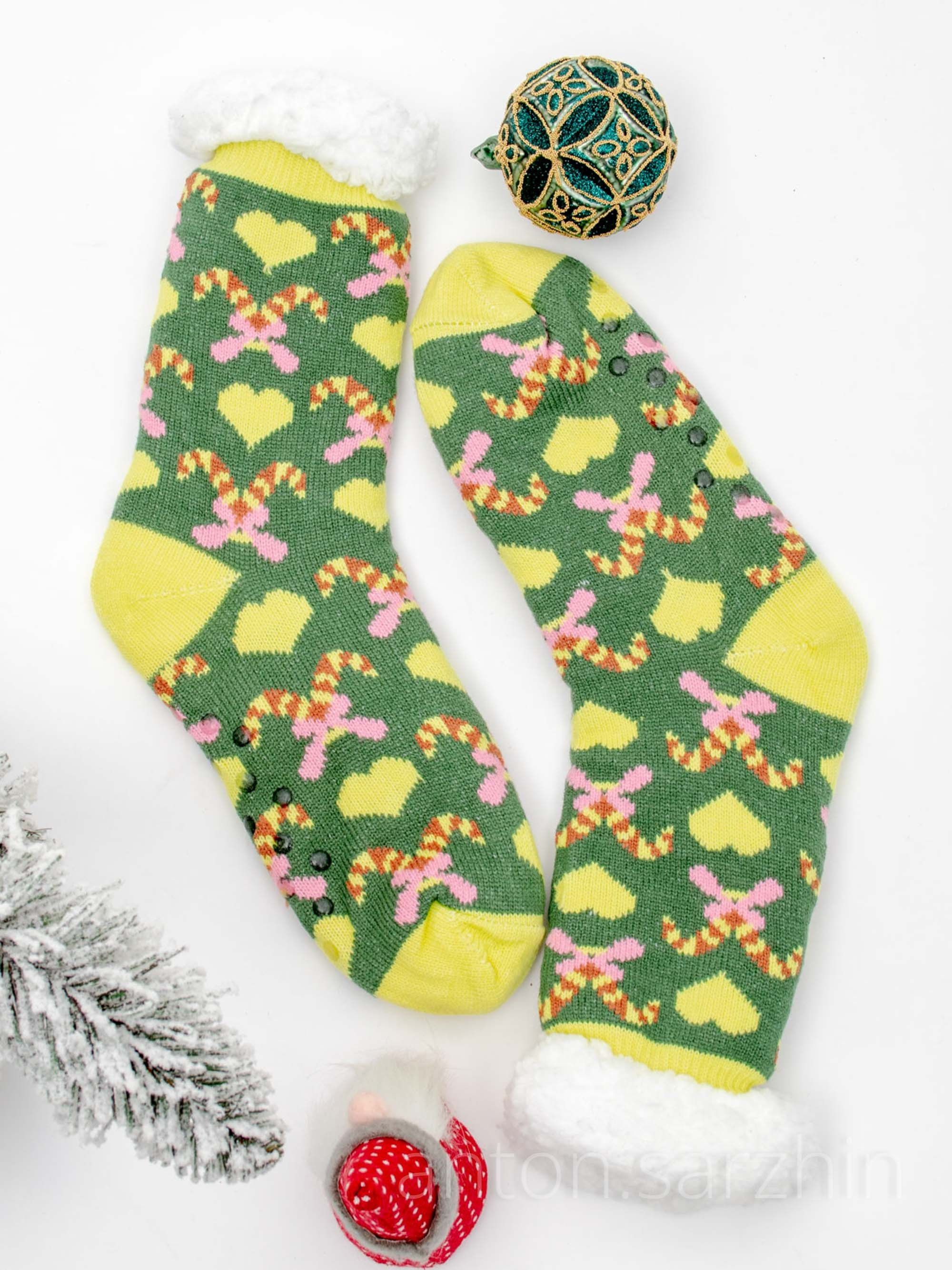 Предметная съемка новогодних носков