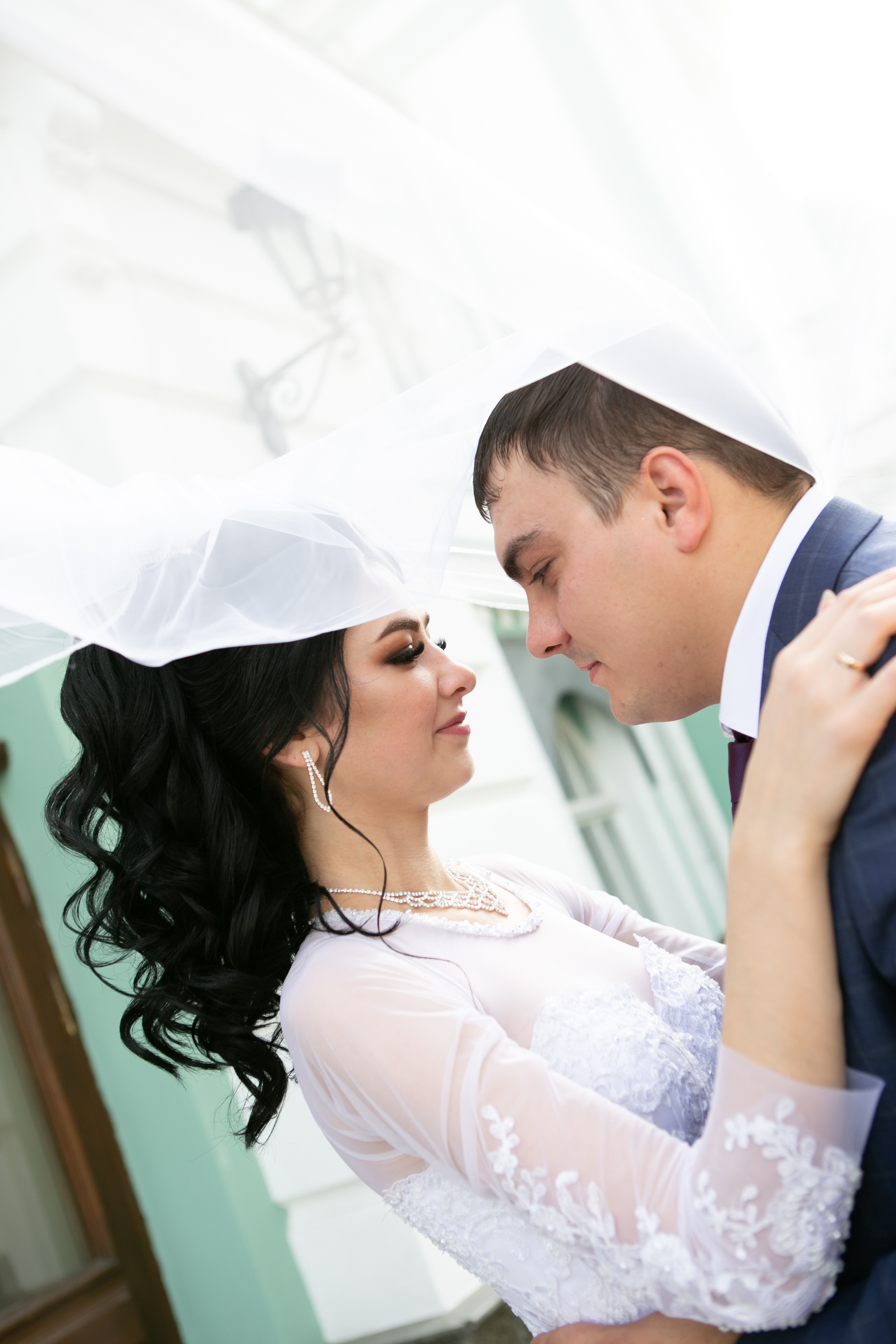 Свадебный фотограф в Омске. Счастливые моменты Вашей жизни. Фотограф Наталья Стаг в Омске. Фотографирую в разных стилях в разных студиях, а так же в школах и садах. Печатаю выпускные фотоальбомы