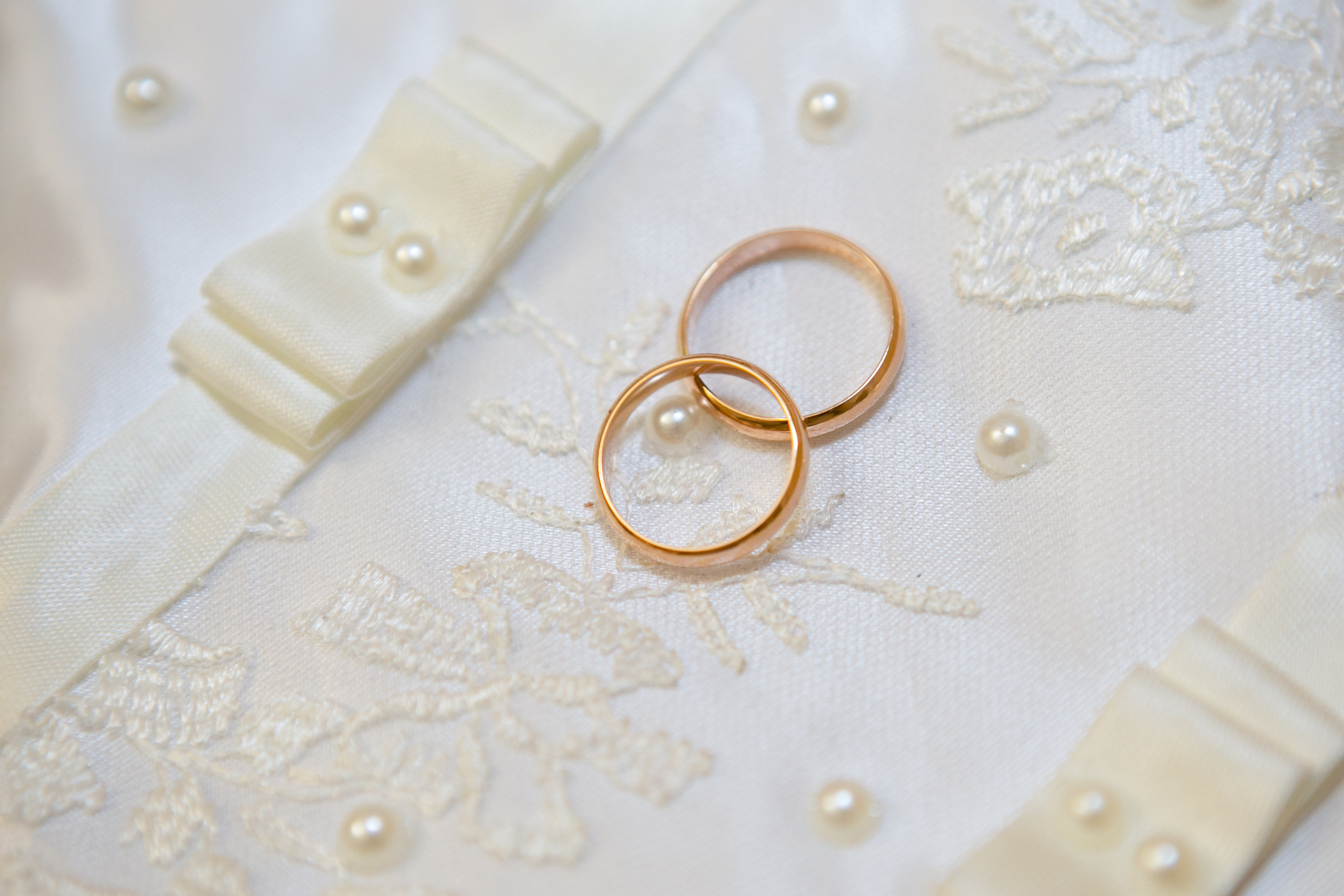 Свадебный фотограф в Омске. Счастливые моменты Вашей жизни. Фотограф Наталья Стаг в Омске. Фотографирую в разных стилях в разных студиях, а так же в школах и садах. Печатаю выпускные фотоальбомы