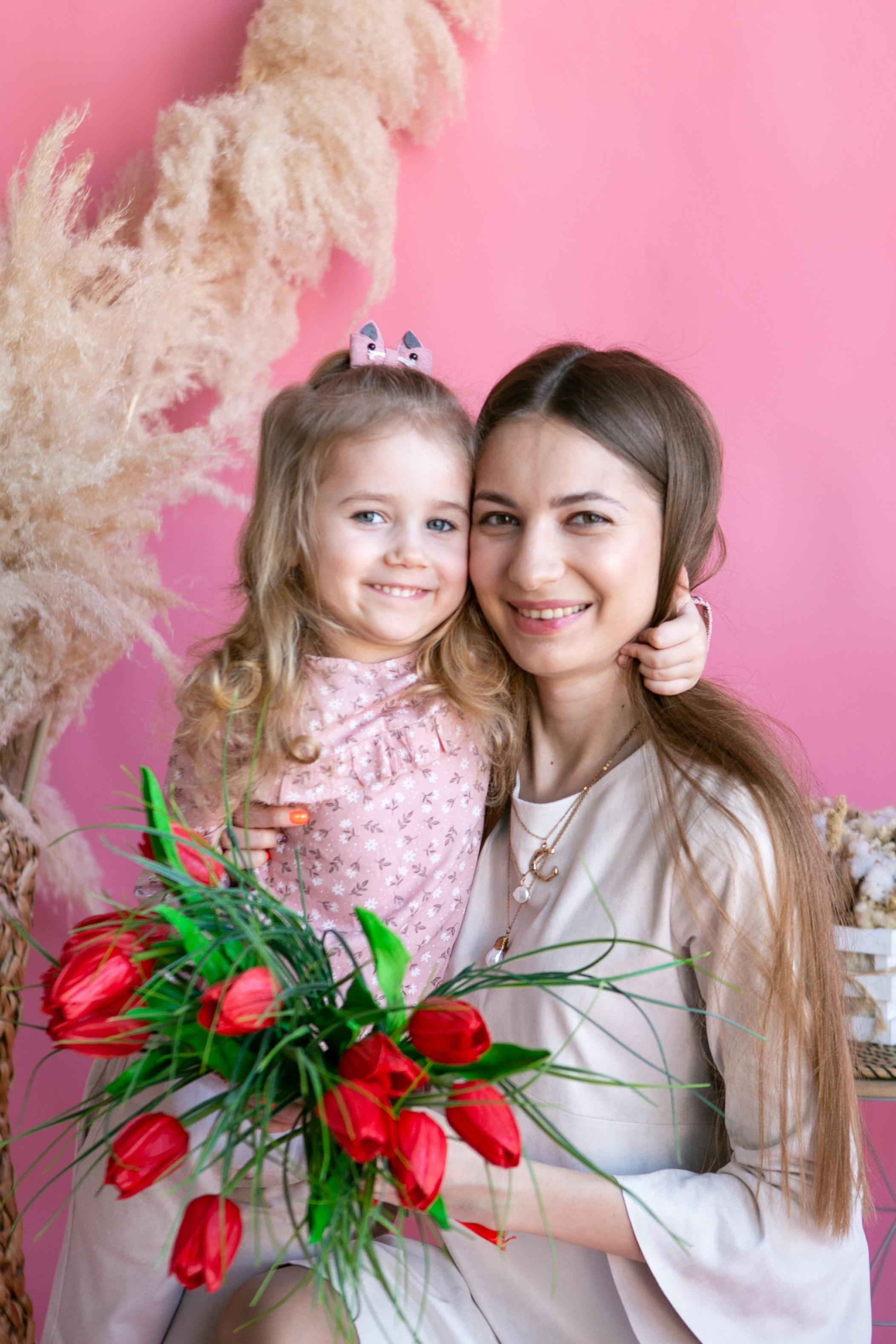 Мамина радость. Фотограф Наталья Стаг в Омске. Фотографирую в разных стилях в разных студиях, а так же в школах и садах. Печатаю выпускные фотоальбомы