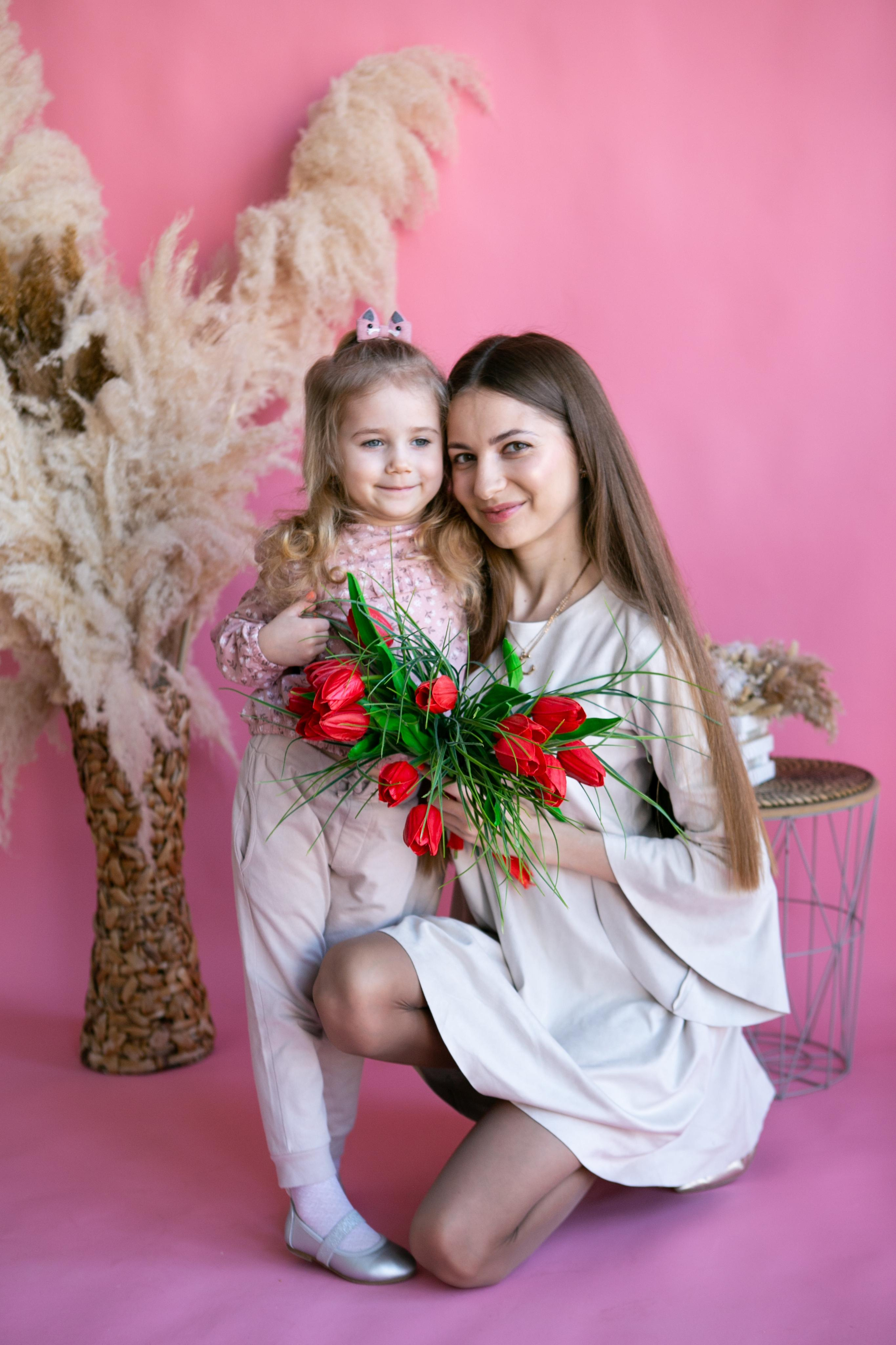 Мамина радость. Фотограф Наталья Стаг в Омске. Фотографирую в разных стилях в разных студиях, а так же в школах и садах. Печатаю выпускные фотоальбомы