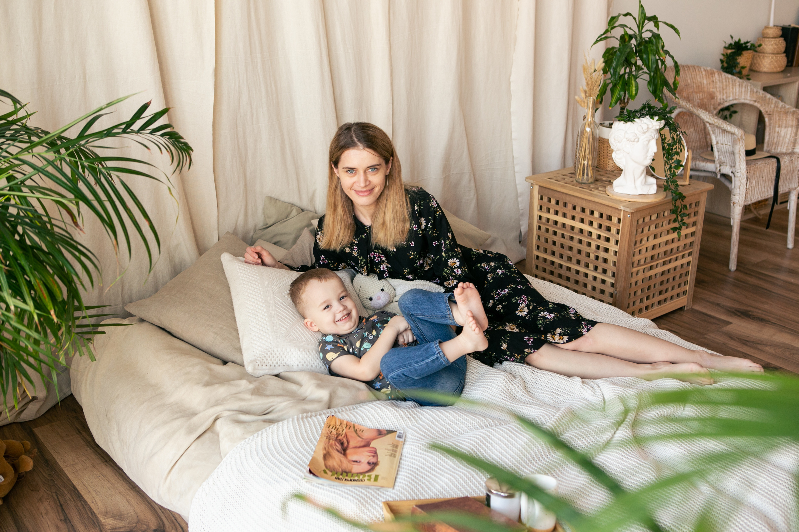 Мамина радость. Фотограф Наталья Стаг в Омске. Фотографирую в разных стилях в разных студиях, а так же в школах и садах. Печатаю выпускные фотоальбомы