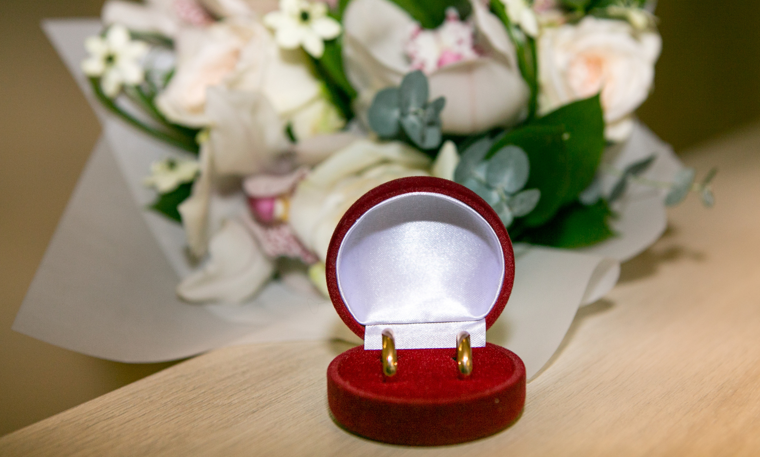 Свадебный фотограф в Омске. Счастливые моменты Вашей жизни. Фотограф Наталья Стаг в Омске. Фотографирую в разных стилях в разных студиях, а так же в школах и садах. Печатаю выпускные фотоальбомы