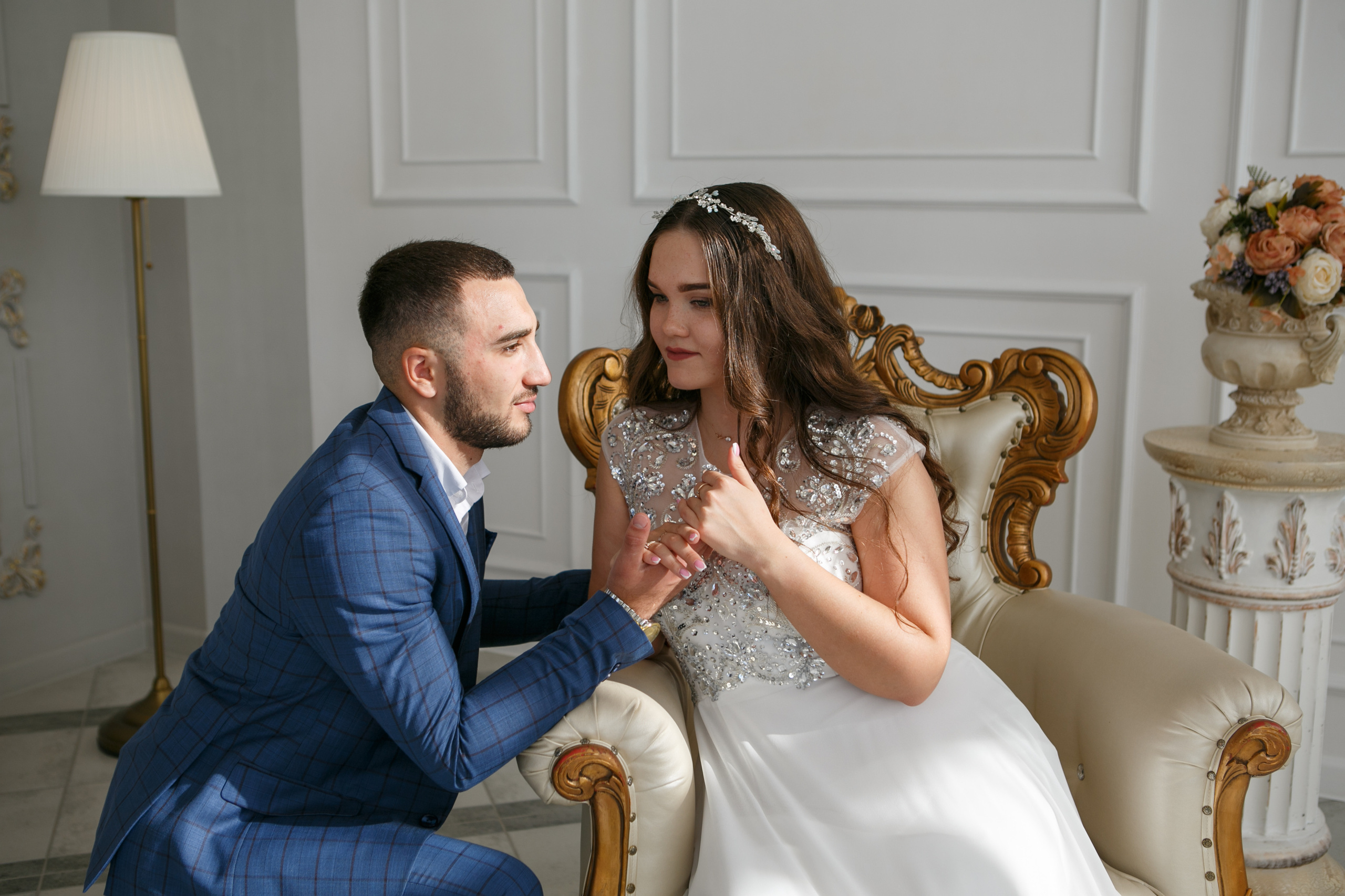 Свадебный фотограф в Омске. Счастливые моменты Вашей жизни. Фотограф Наталья Стаг в Омске. Фотографирую в разных стилях в разных студиях, а так же в школах и садах. Печатаю выпускные фотоальбомы