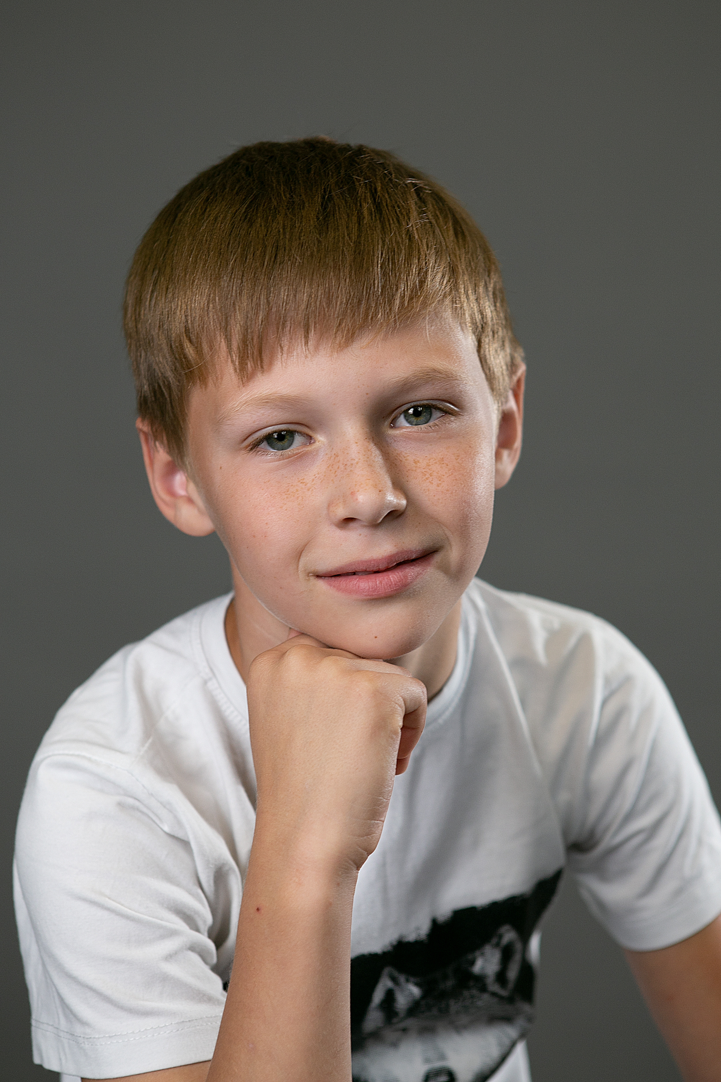 Фоновая. Фотограф Наталья Стаг в Омске. Фотографирую в разных стилях в разных студиях, а так же в школах и садах. Печатаю выпускные фотоальбомы