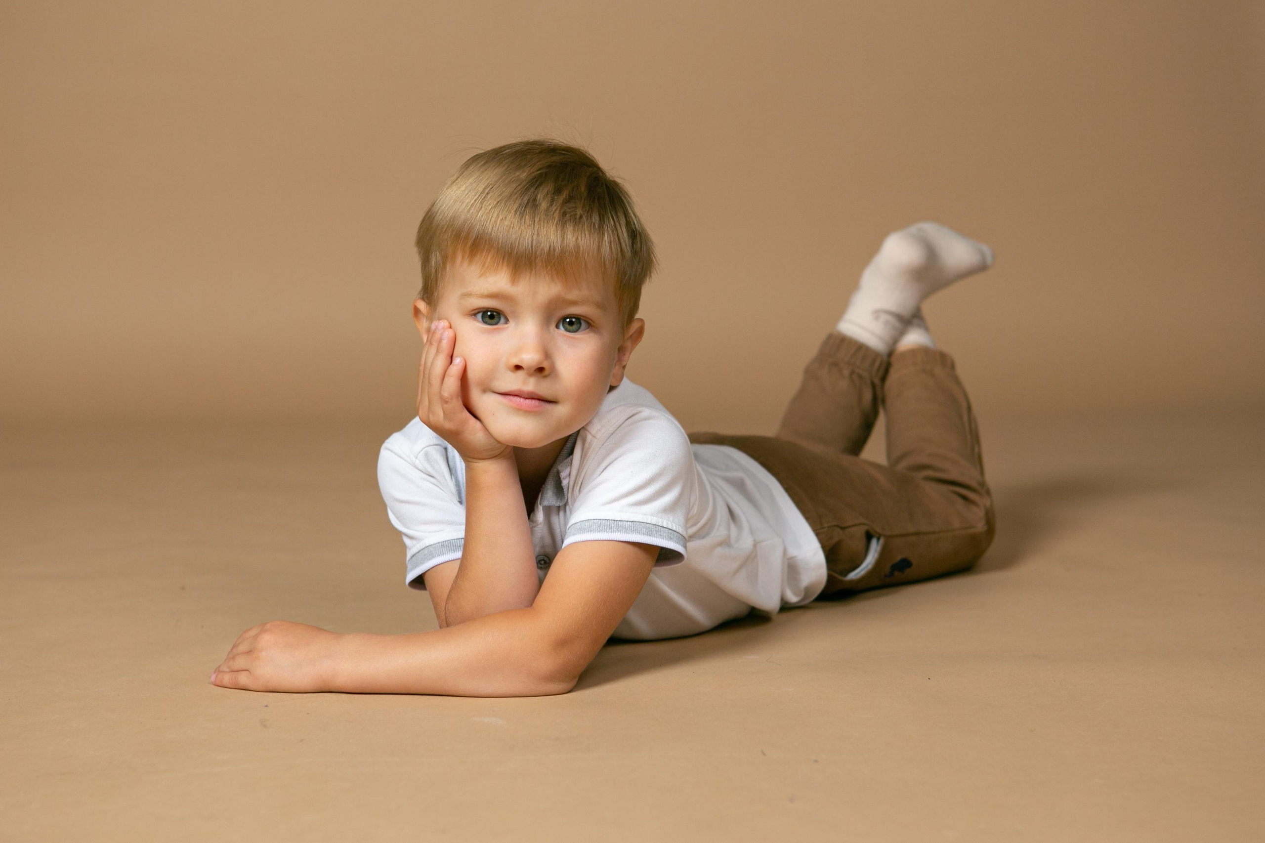 Фотопроект Мама и малыш. Фотограф Наталья Стаг в Омске. Фотографирую в разных стилях в разных студиях, а так же в школах и садах. Печатаю выпускные фотоальбомы