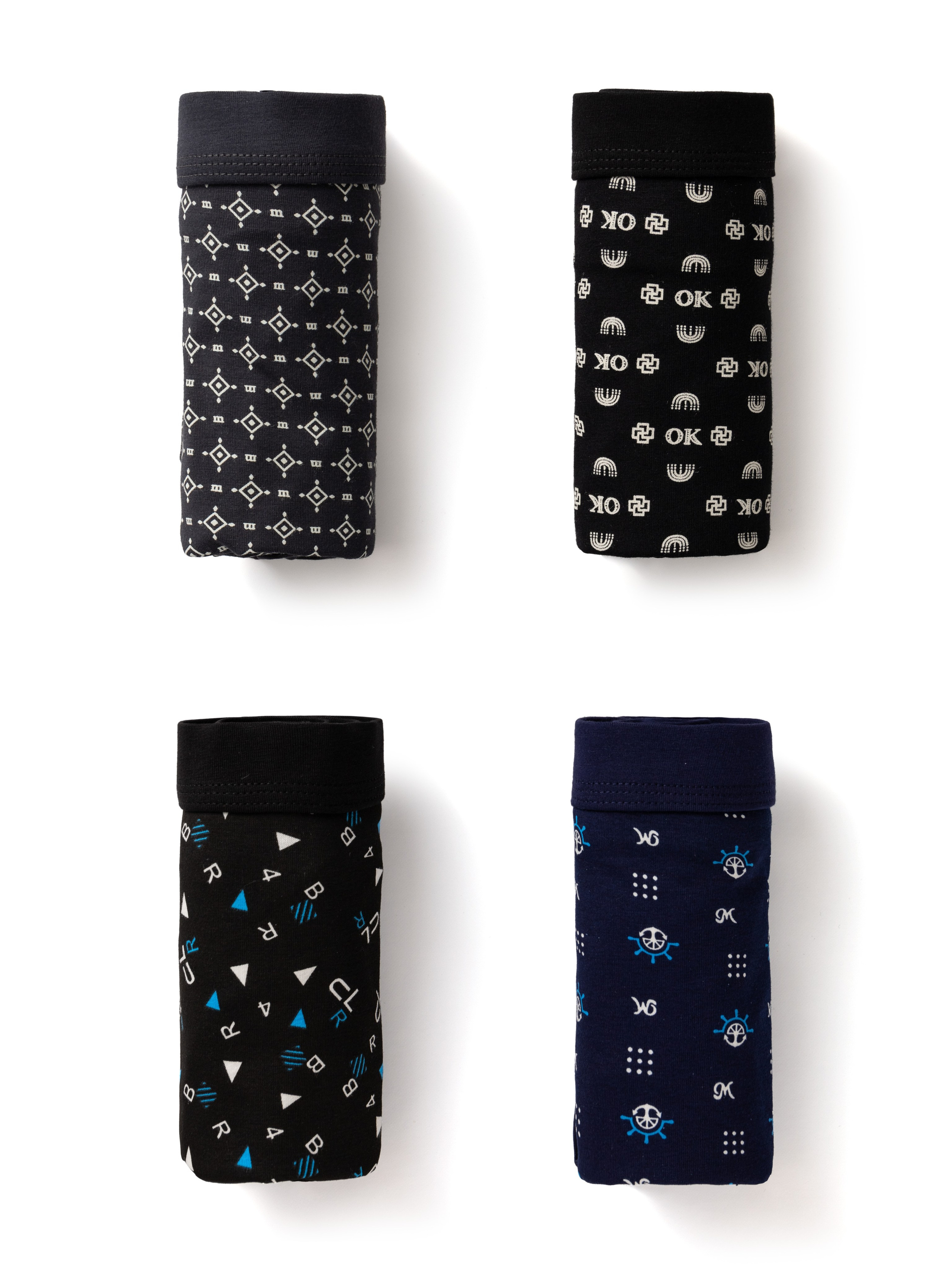 Мужские боксеры сложенные на белом | Съемка для интернет-магазина