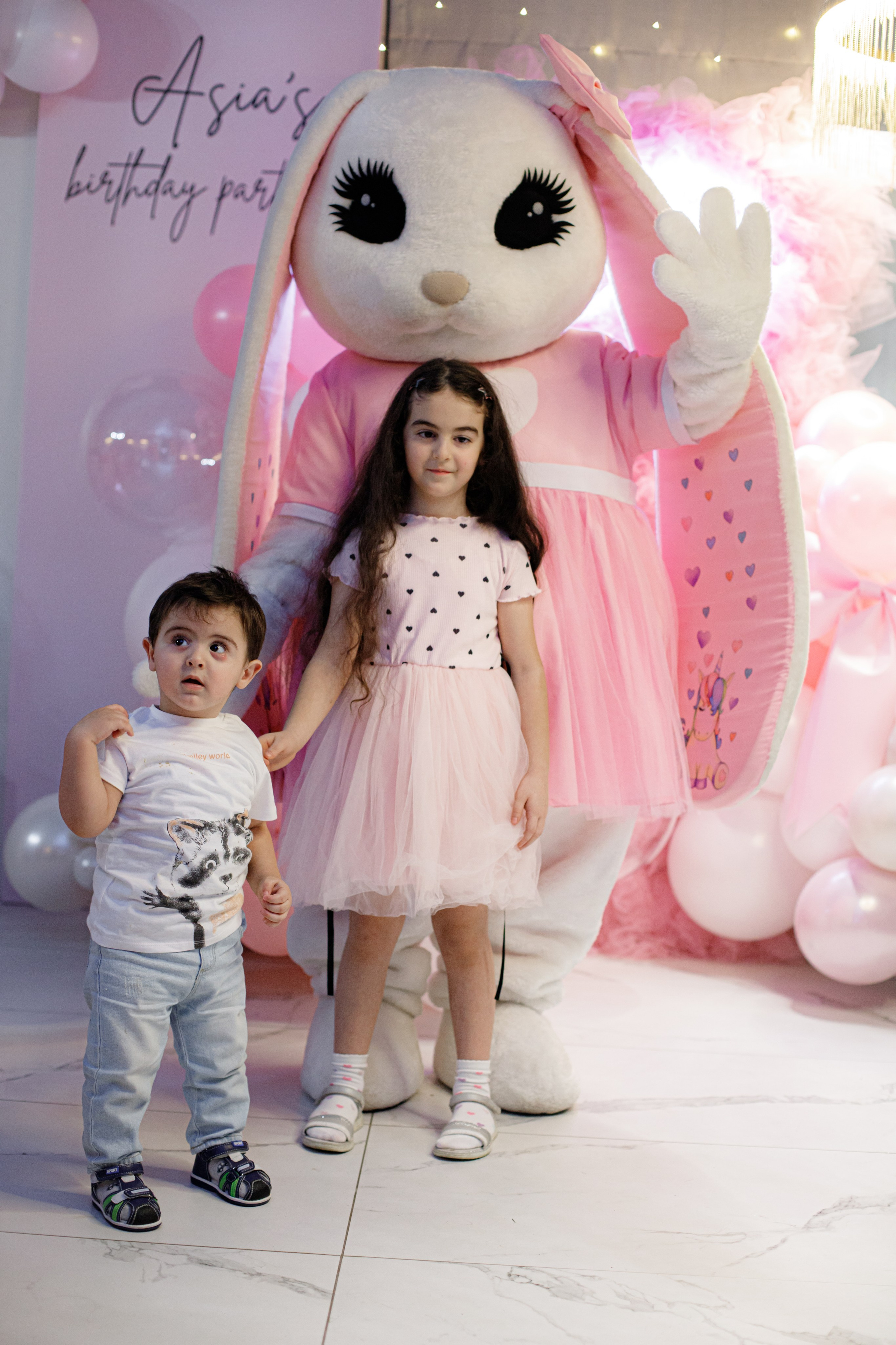 ASIA'S BIRTHDAY PARTY. Photokarish