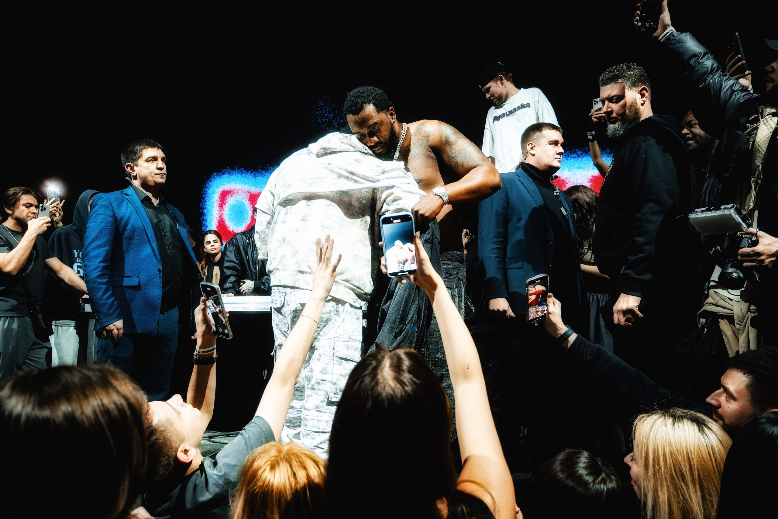 AVG x Desiigner в Tau 21.02.2025. Репортажный фотограф и видеограф в Москве