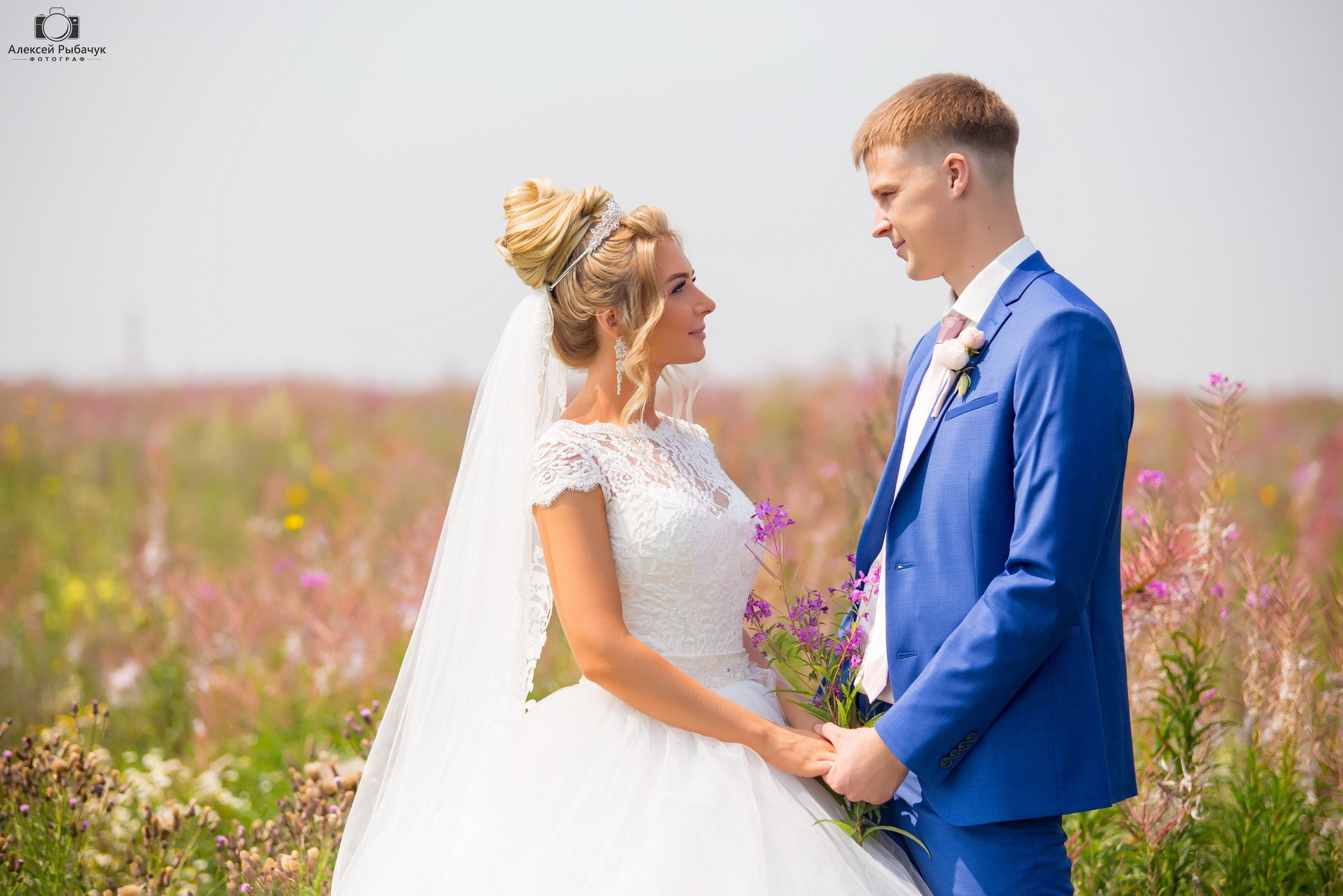 Свадебная фотосессия на природе в Иркутске. Фотограф видеограф Иркутск фото видео студия Алексея Марамзина