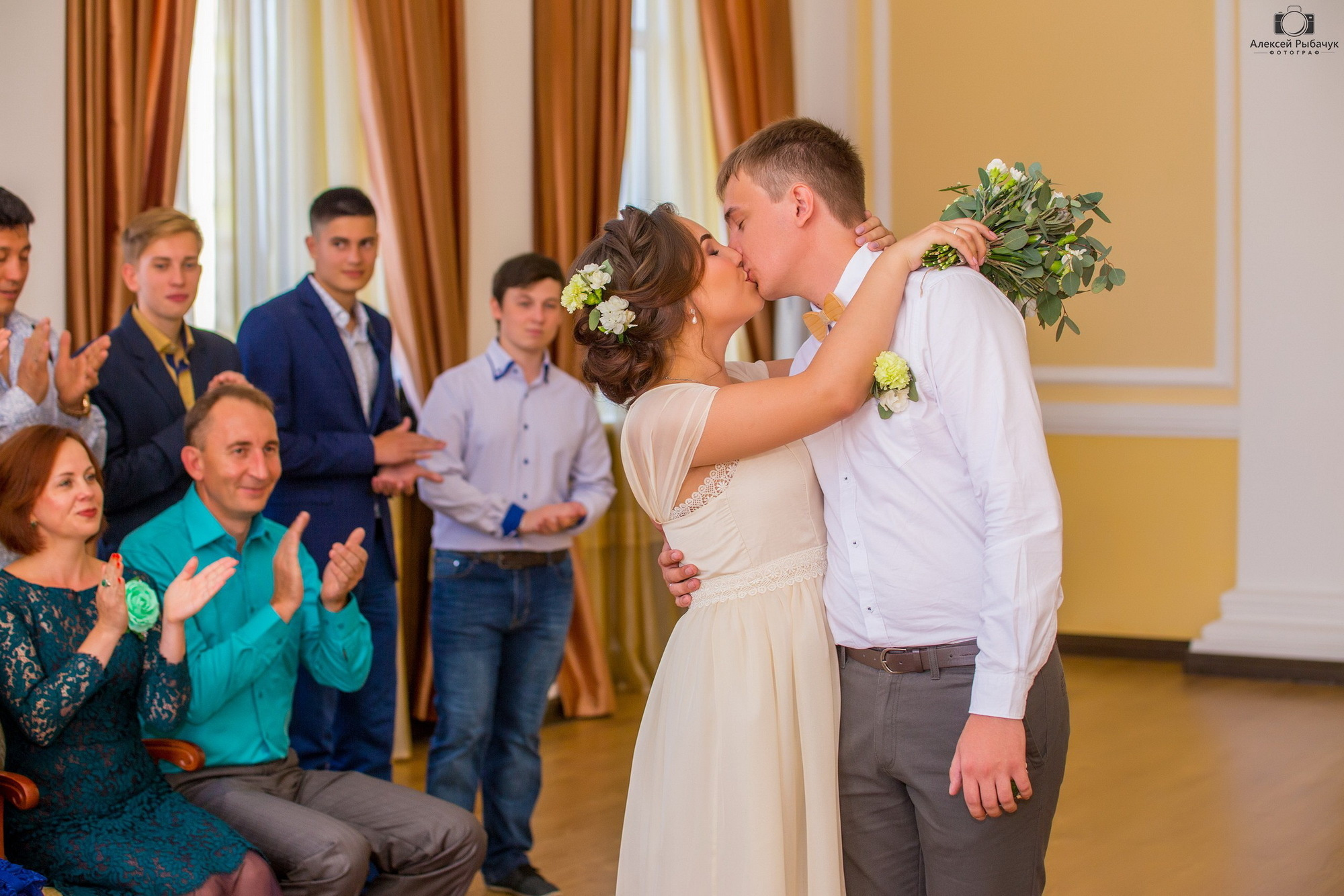 Свадебная фотосессия на Байкале. Фотограф видеограф Иркутск фото видео студия Алексея Марамзина