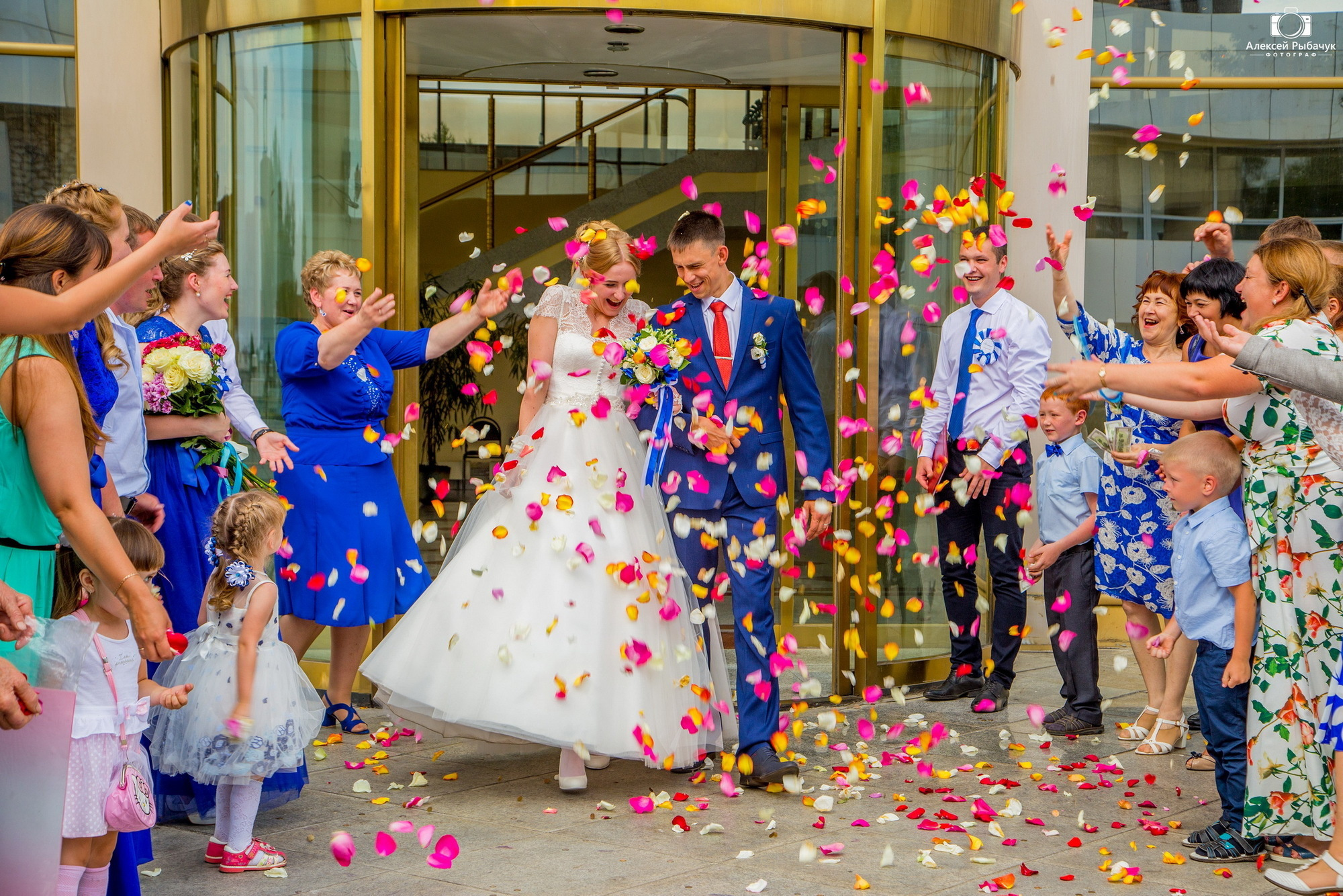 Свадебная фотосессия на яхте в Иркутске. Фотограф видеограф Иркутск фото видео студия Алексея Марамзина
