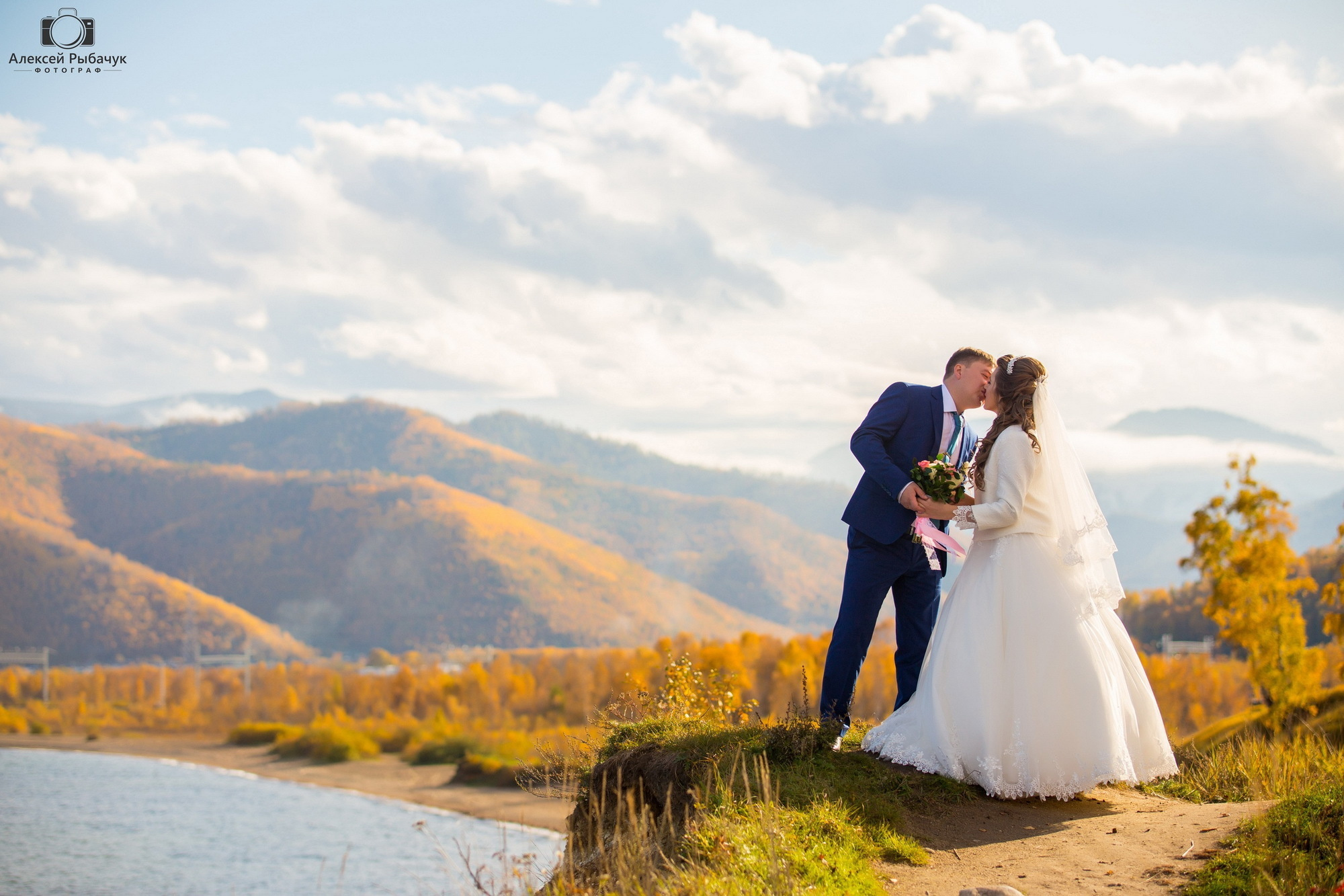 Осенние свадебные фотосессии в Иркутске. Фотограф видеограф Иркутск фото видео студия Алексея Марамзина