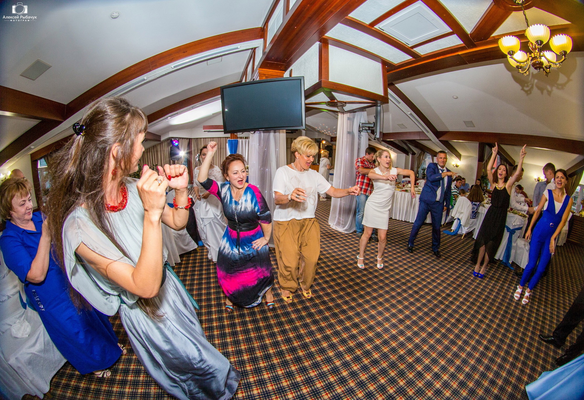 Фотосъемка ЗАГС в Икутске. Фотограф видеограф Иркутск фото видео студия Алексея Марамзина