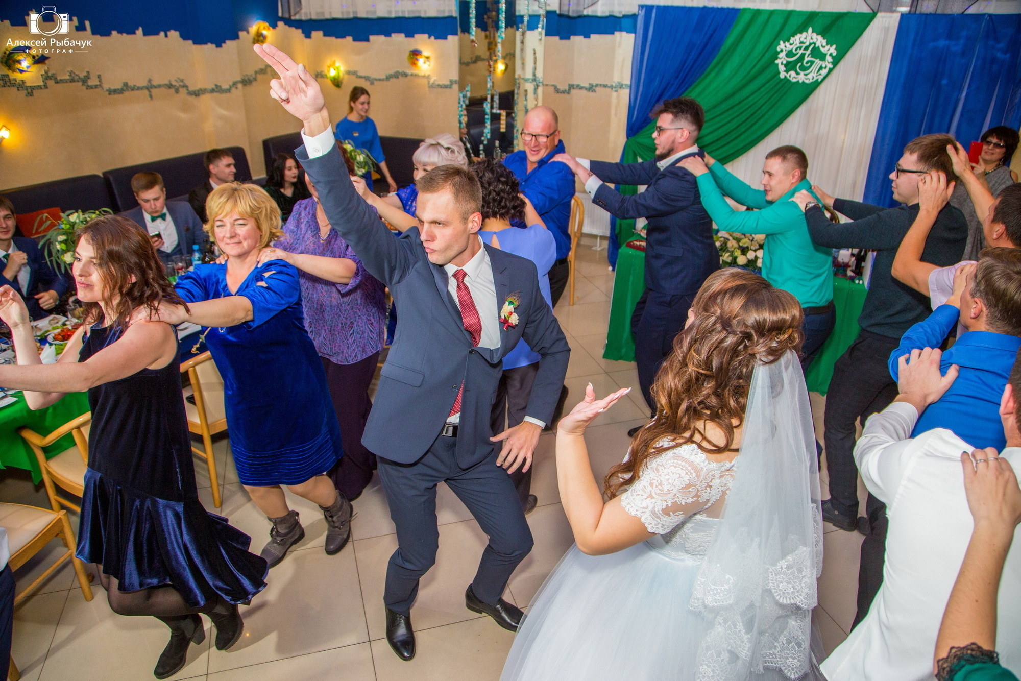 Осенние свадебные фотосессии в Иркутске. Фотограф видеограф Иркутск фото видео студия Алексея Марамзина