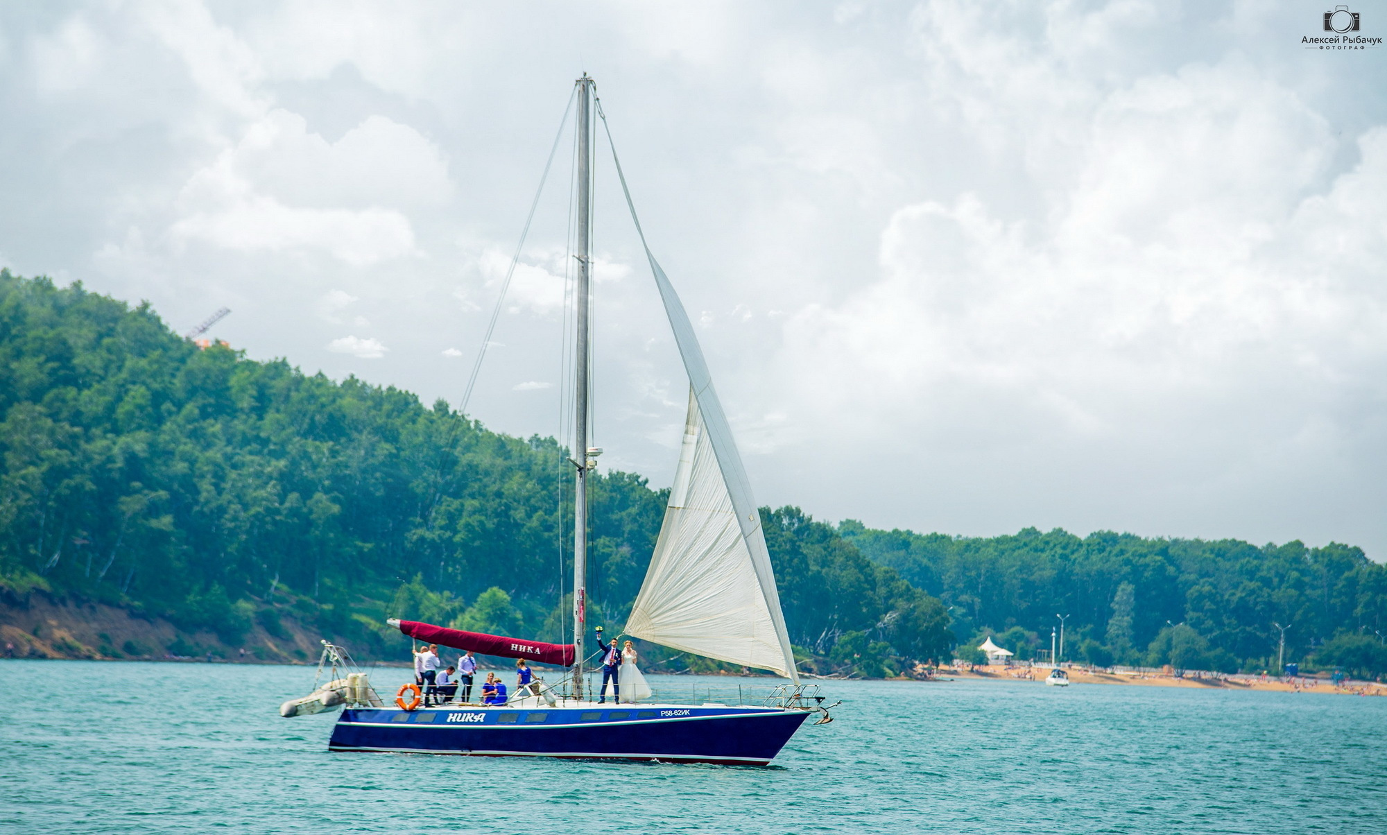 Свадебная фотосессия на яхте в Иркутске. Фотограф видеограф Иркутск фото видео студия Алексея Марамзина