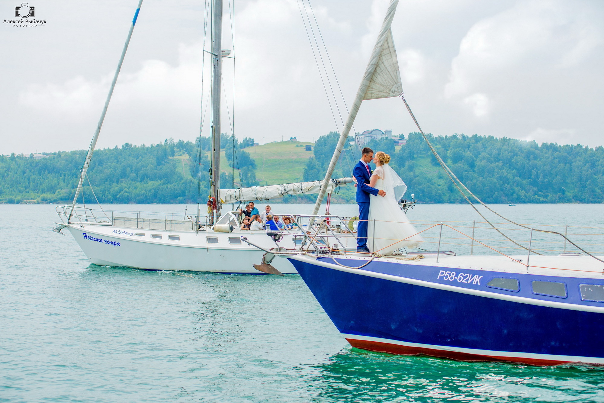 Свадебная фотосессия на яхте в Иркутске. Фотограф видеограф Иркутск фото видео студия Алексея Марамзина