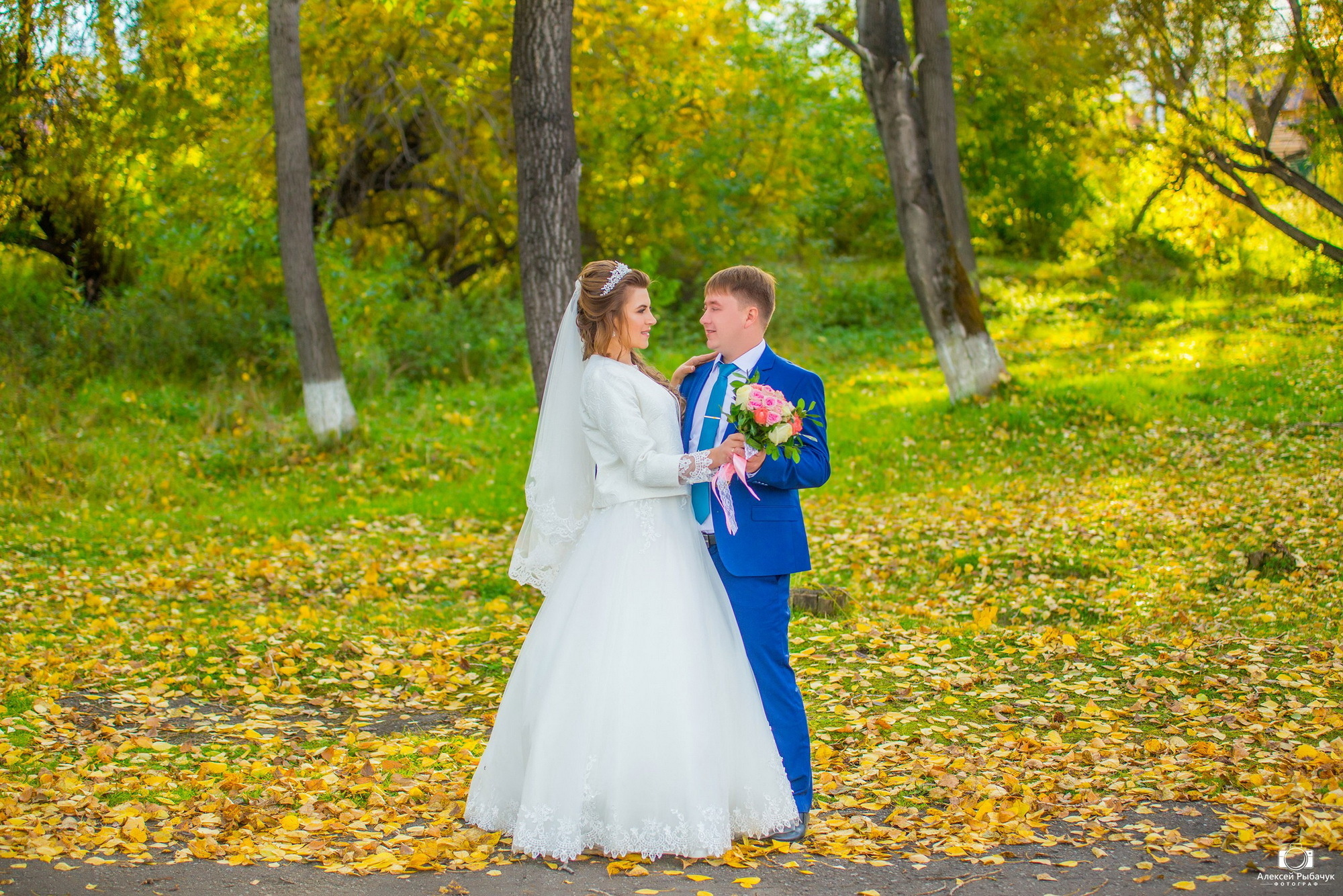 Осенние свадебные фотосессии в Иркутске. Фотограф видеограф Иркутск фото видео студия Алексея Марамзина