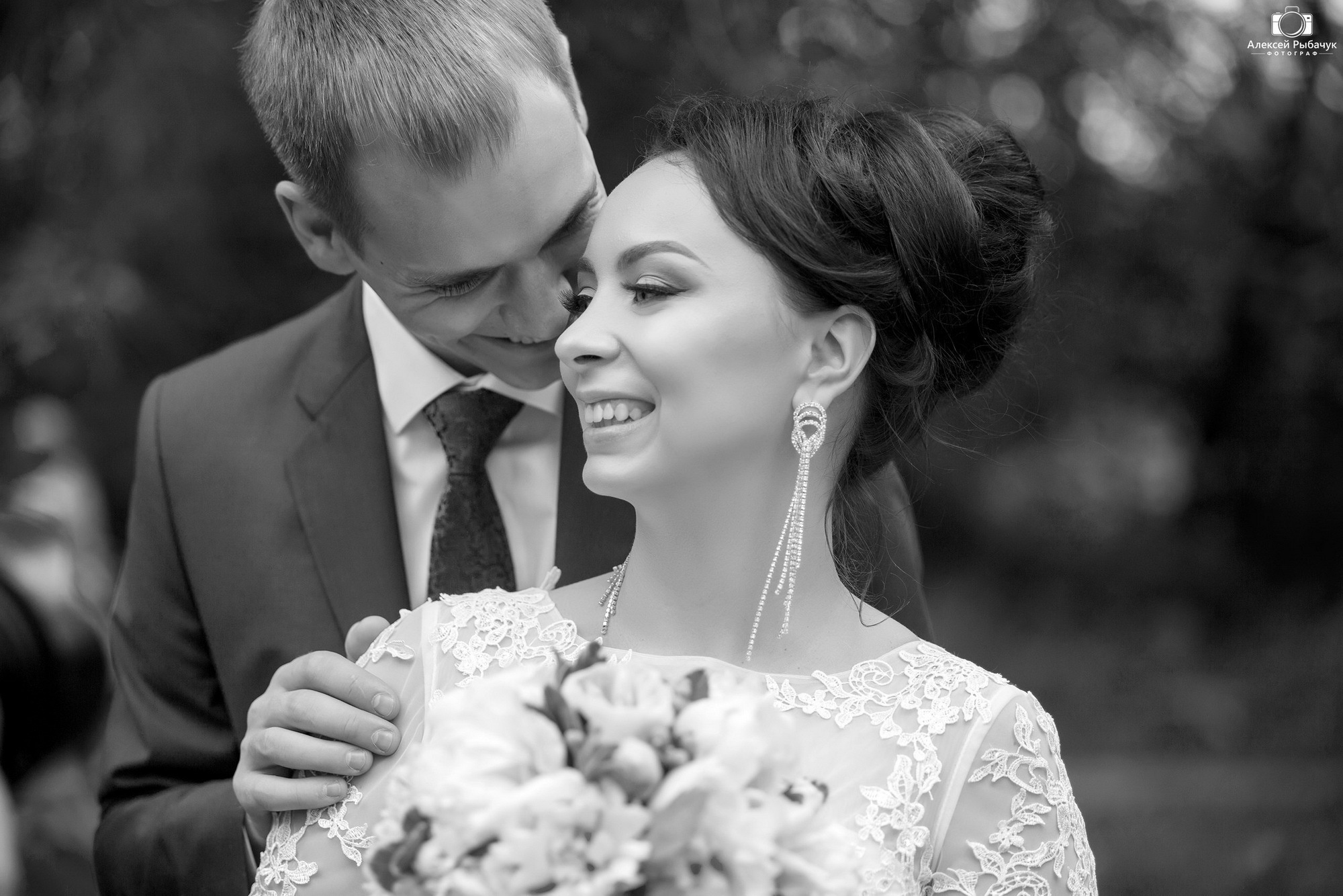 Фотосъемка ЗАГС в Икутске. Фотограф видеограф Иркутск фото видео студия Алексея Марамзина