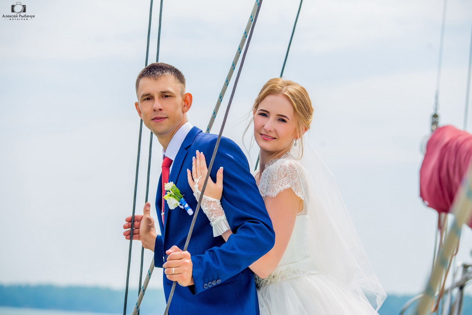 Свадебная фотосессия на яхте в Иркутске. Фотограф видеограф Иркутск фото видео студия Алексея Марамзина