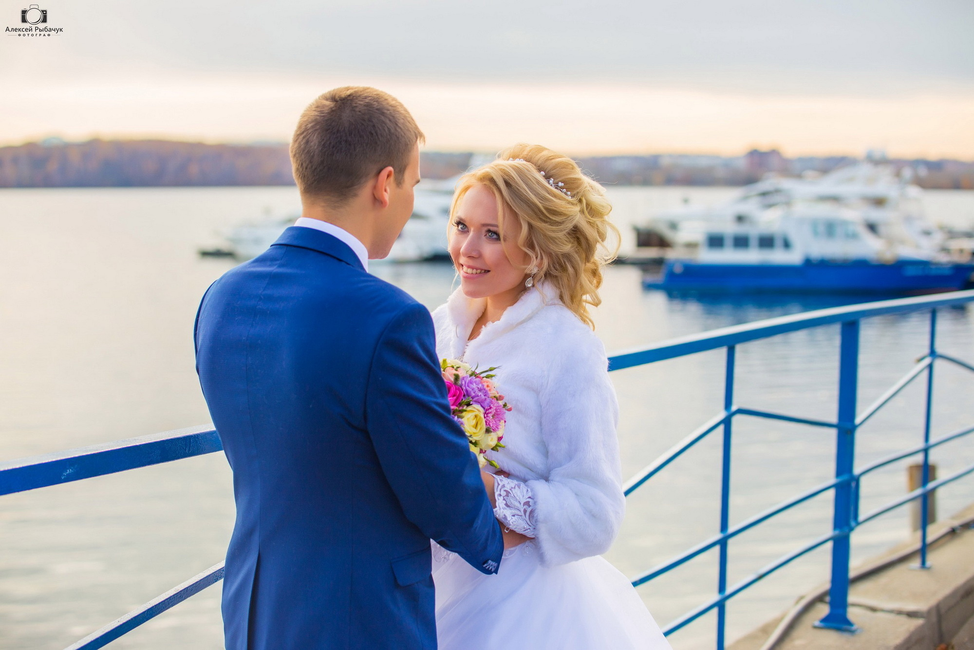 Осенние свадебные фотосессии в Иркутске. Фотограф видеограф Иркутск фото видео студия Алексея Марамзина