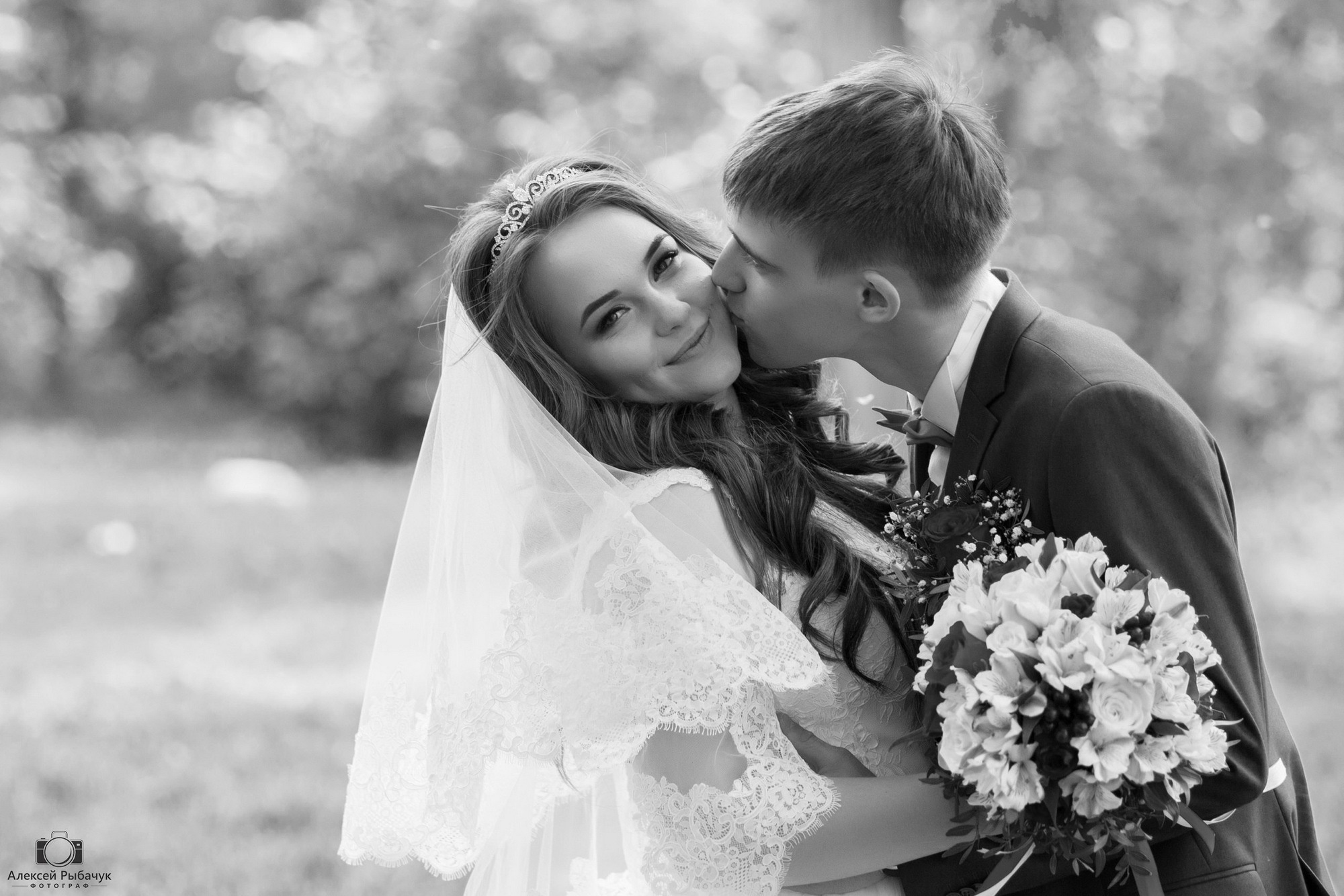 Свадебная фотосессия в студии. Фотограф видеограф Иркутск фото видео студия Алексея Марамзина