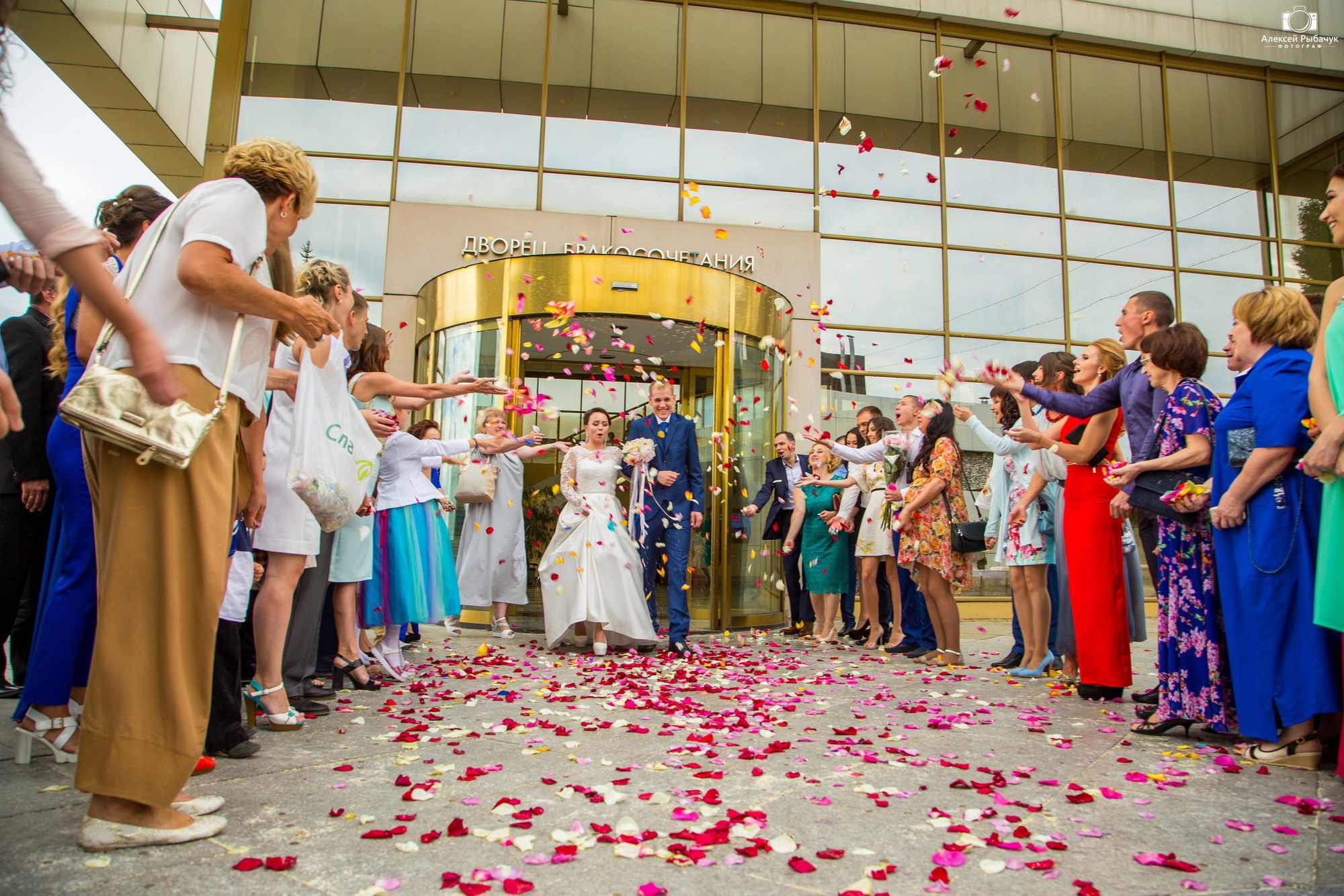 Фотосъемка ЗАГС в Икутске. Фотограф видеограф Иркутск фото видео студия Алексея Марамзина